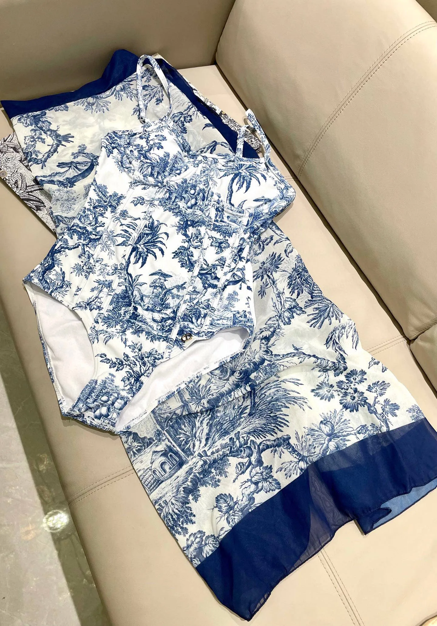 Christian Dior ブルー花柄2ピース水着 - 画像 (11)