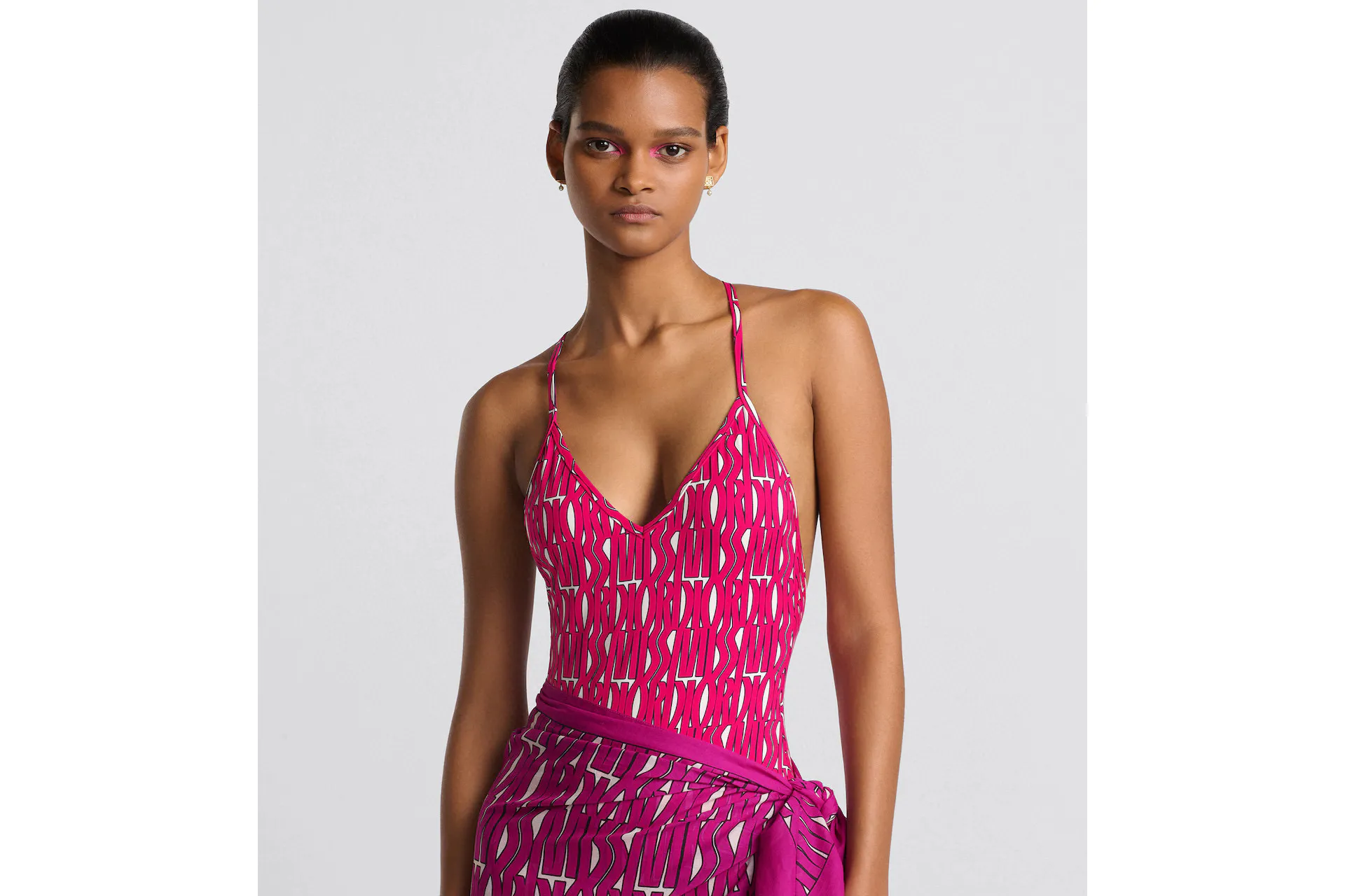 Christian Dior ピンクワンピース水着 新作デザイン - 画像 (3)