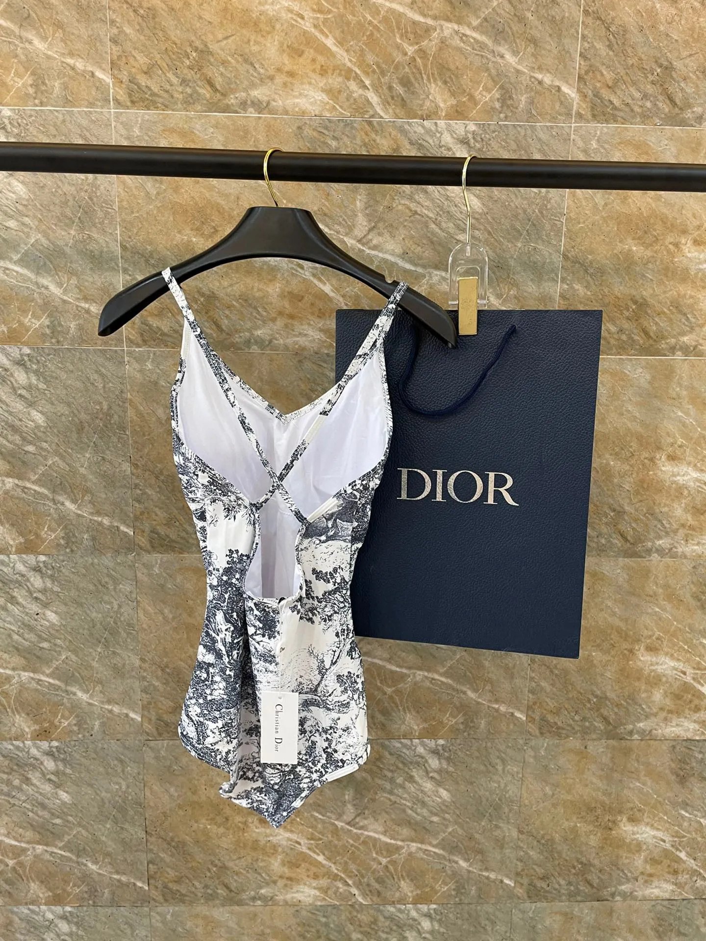 Christian Dior ホワイト動物柄ワンピース水着 - 画像 (6)