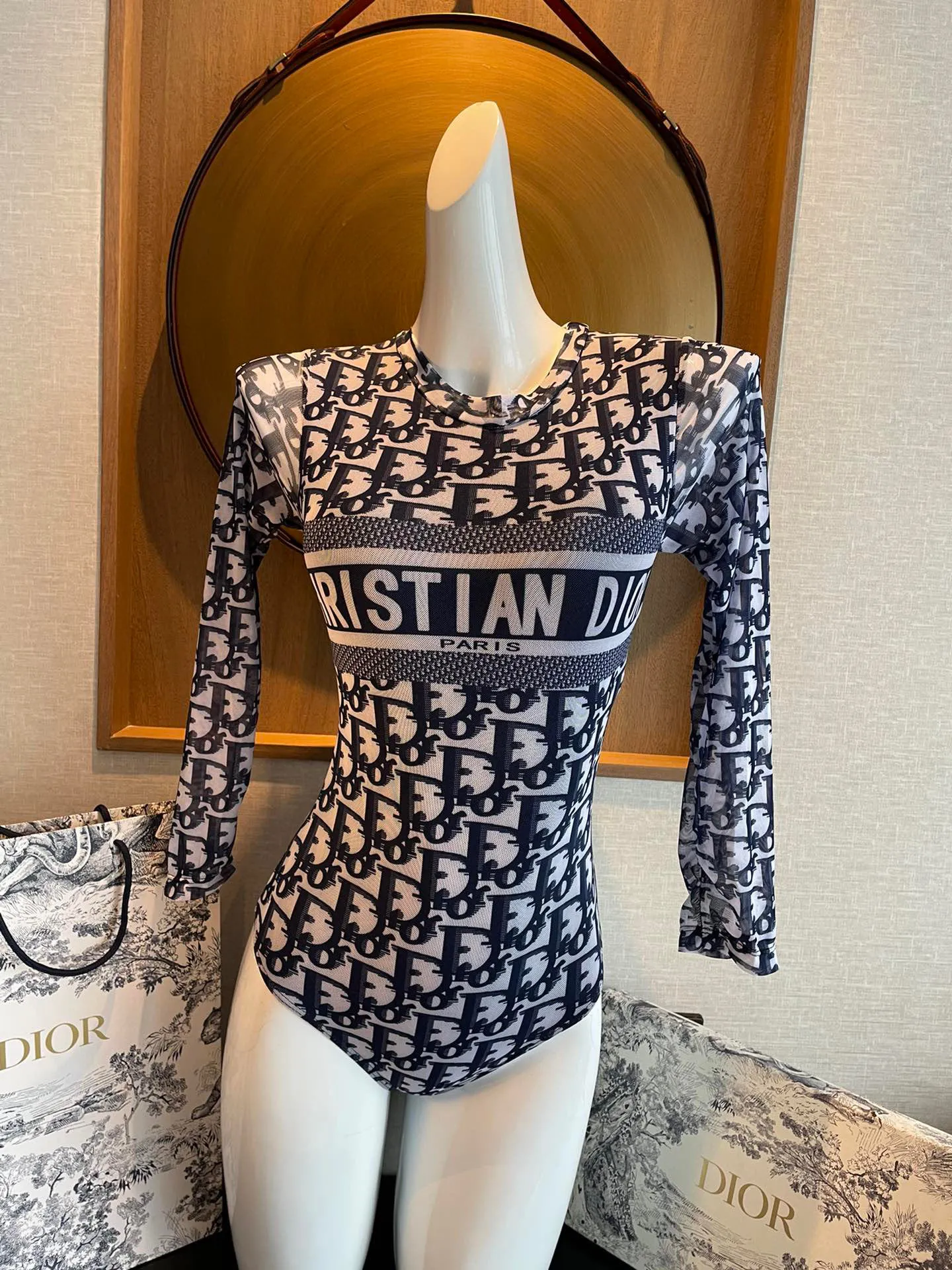 Christian Dior ブルー長袖ワンピース水着 - 画像 (3)