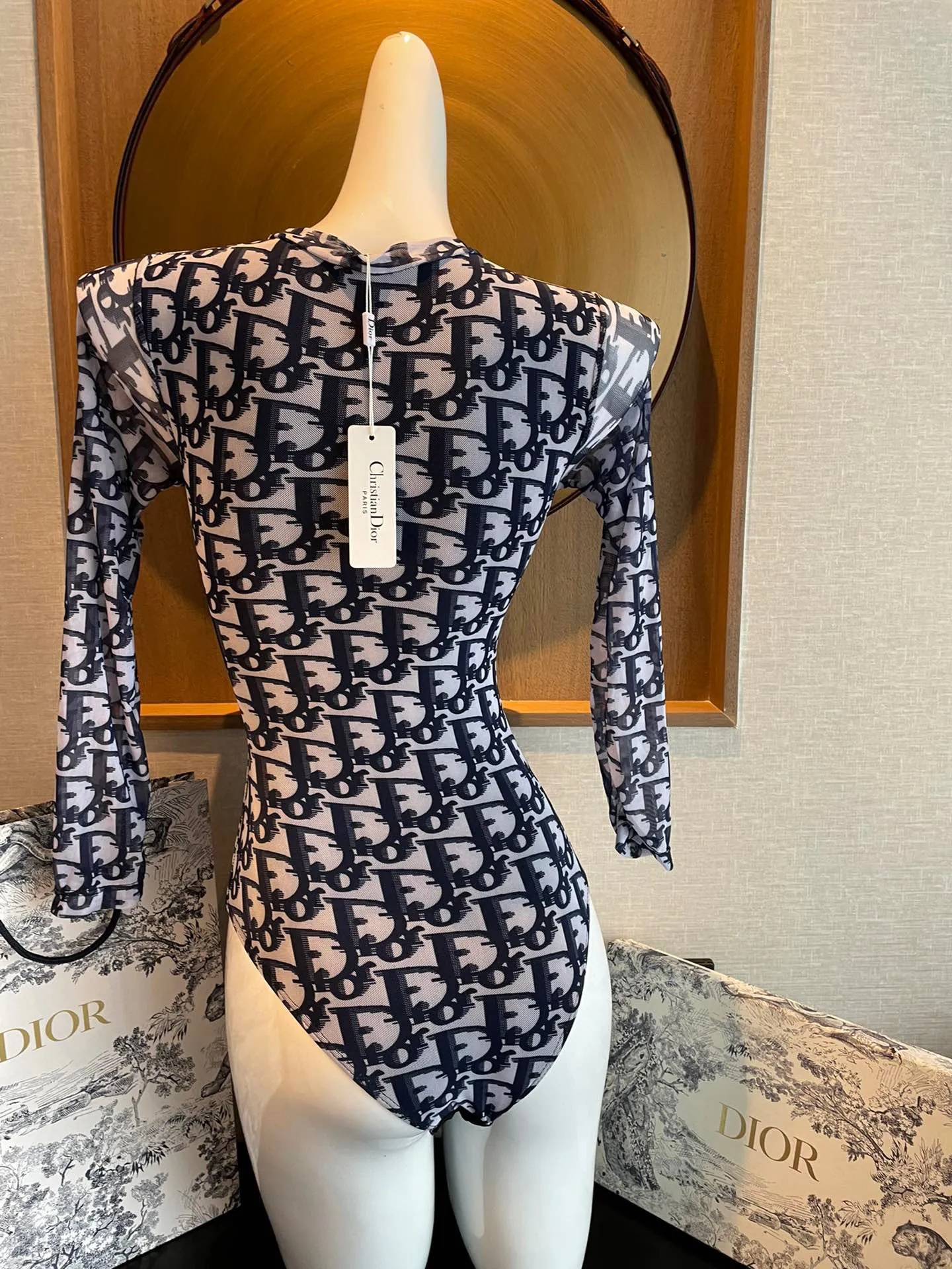 Christian Dior ブルー長袖ワンピース水着 - 画像 (4)