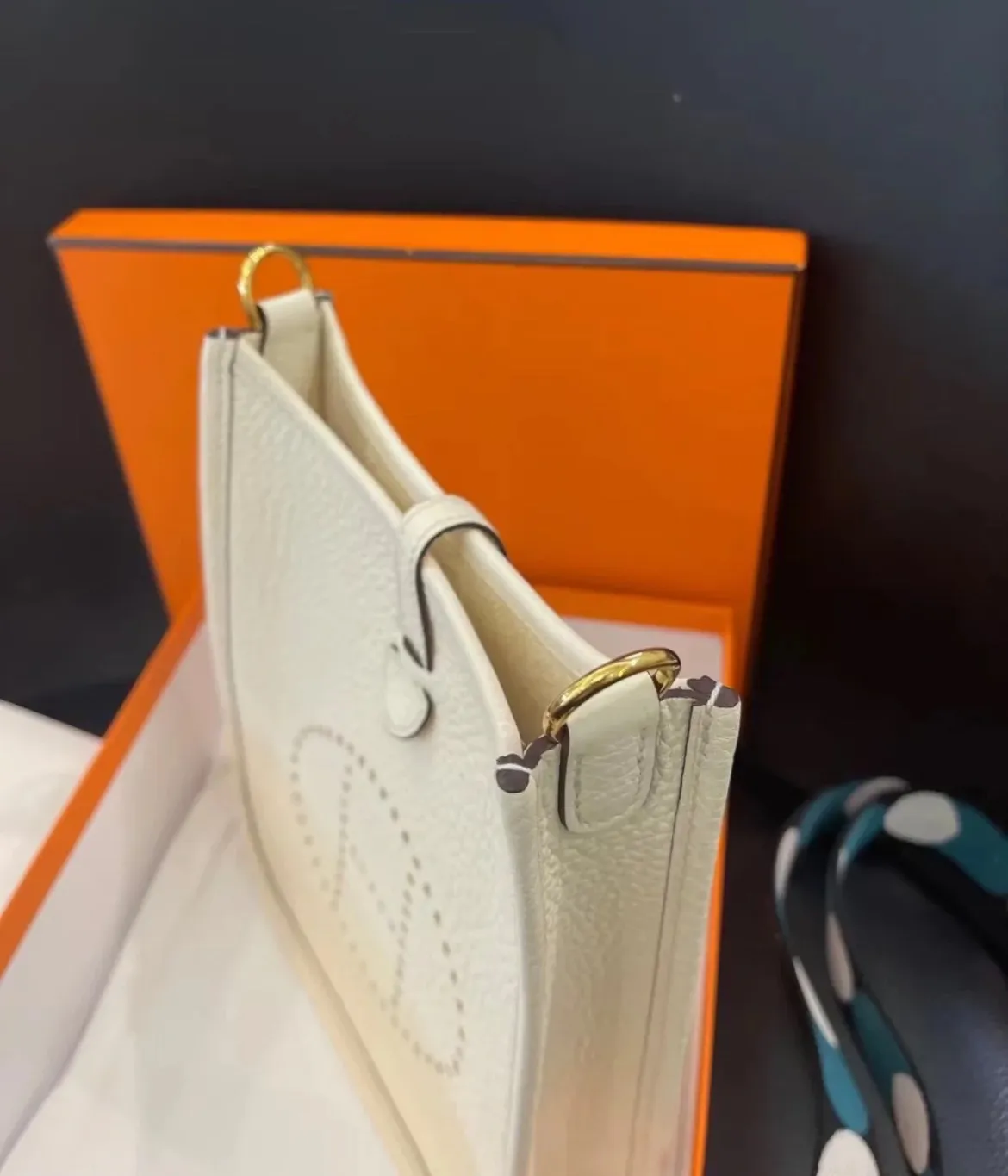 エルメス ナタクリーム Mini Evelyne ドット編みバンド - 画像 (5)