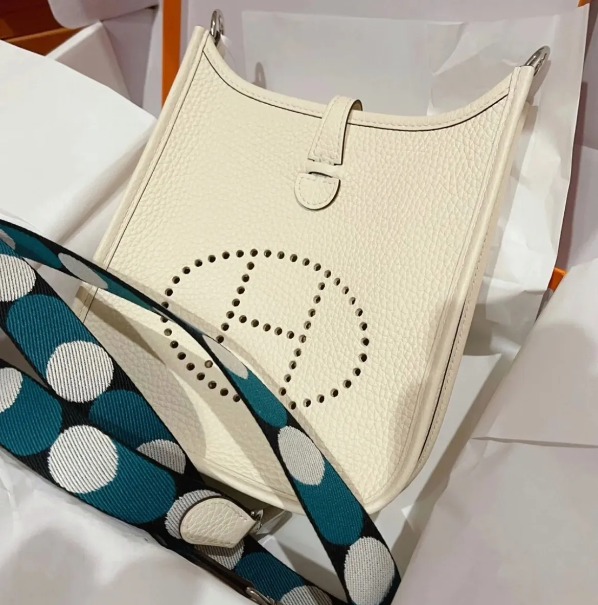 エルメス ナタクリーム Mini Evelyne ドット編みバンド - 画像 (7)