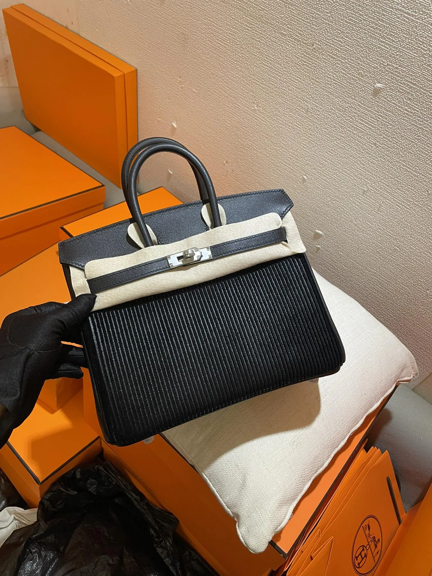 HERMÈS新作コーデュロイパッチワークBirkin25黒