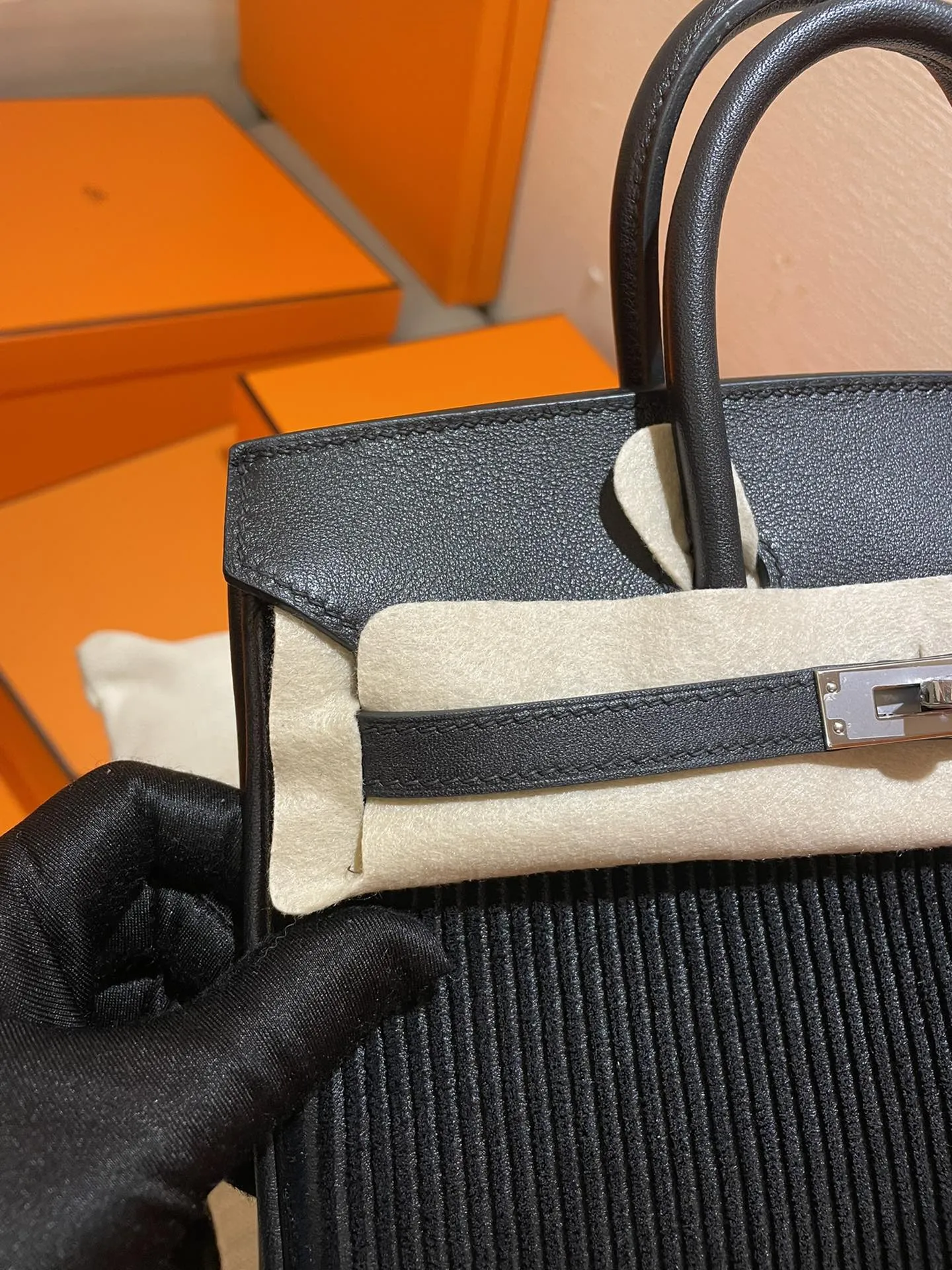 HERMÈS新作コーデュロイパッチワークBirkin25黒 - 画像 (3)