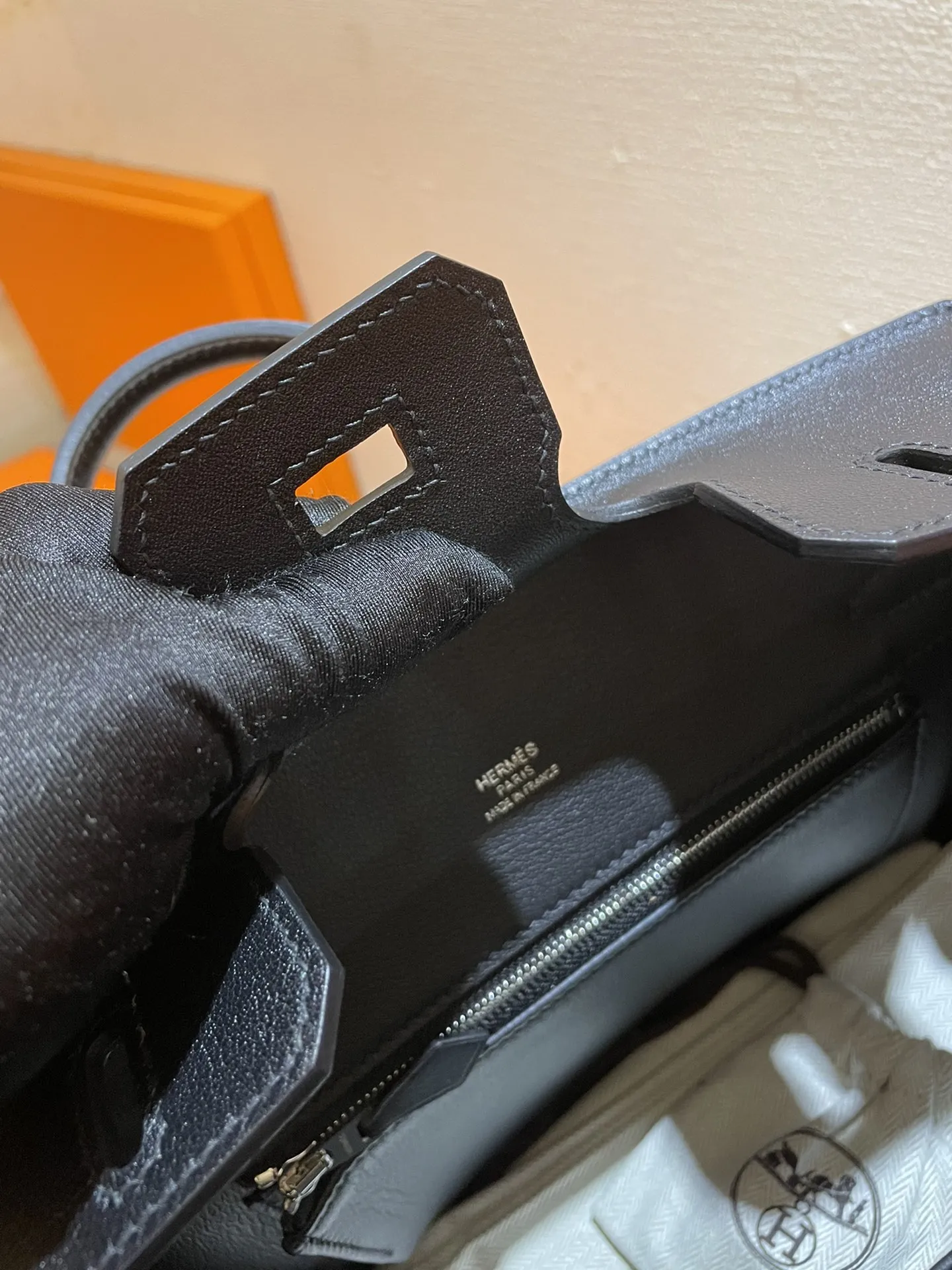 HERMÈS新作コーデュロイパッチワークBirkin25黒 - 画像 (10)