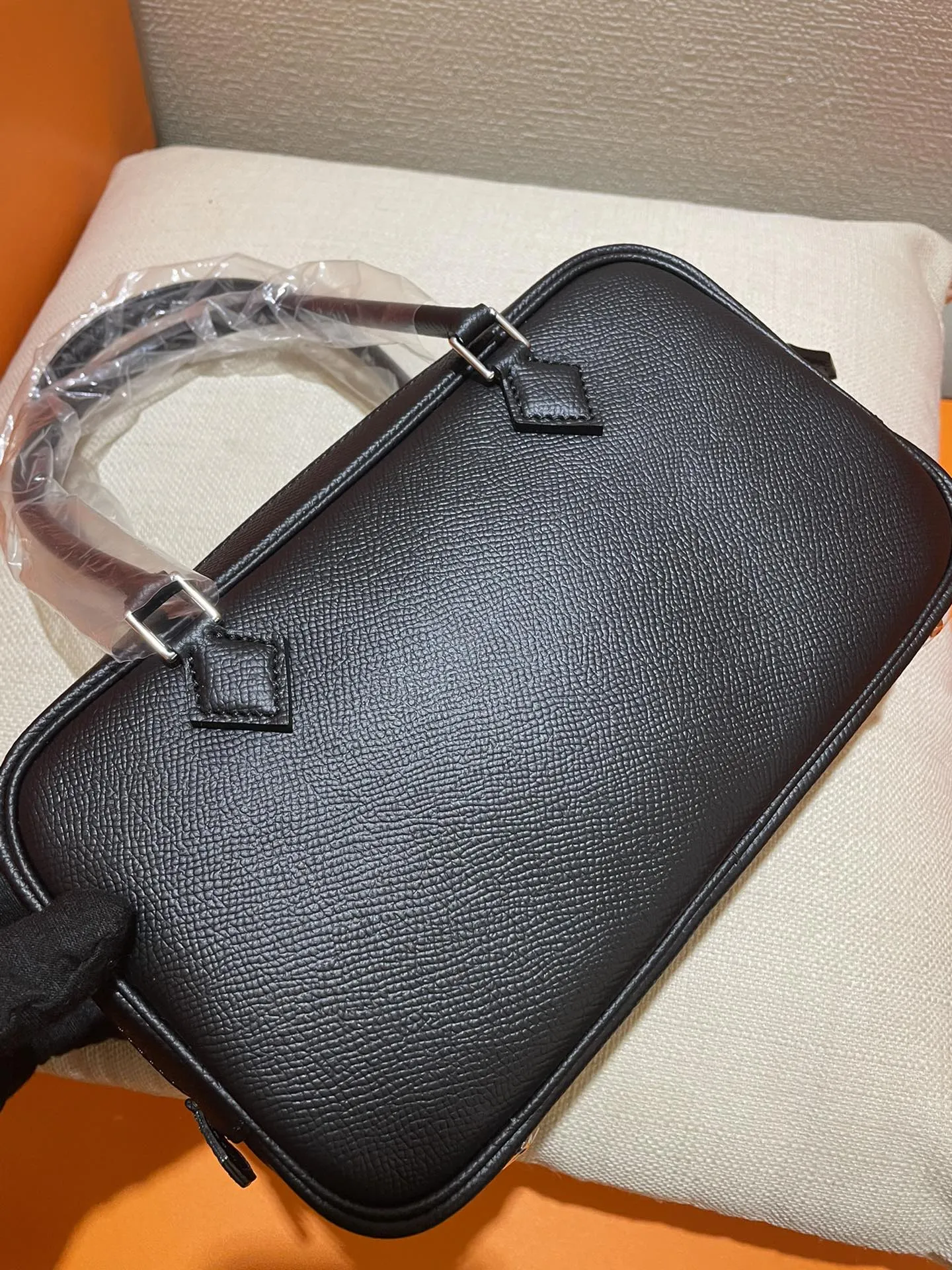 エルメスPlume mini 22中古款 黒 羽毛バッグ - 画像 (4)