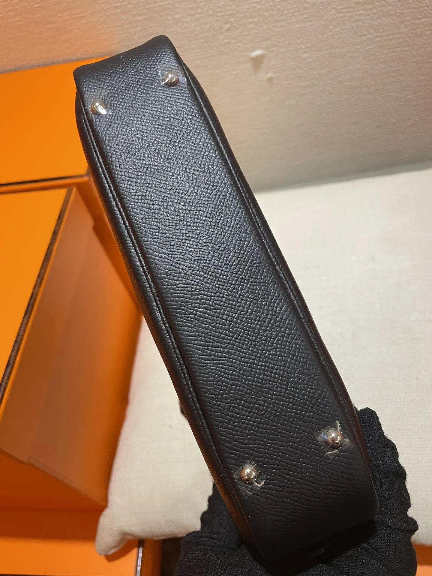 エルメスPlume mini 22中古款 黒 羽毛バッグ - 画像 (5)