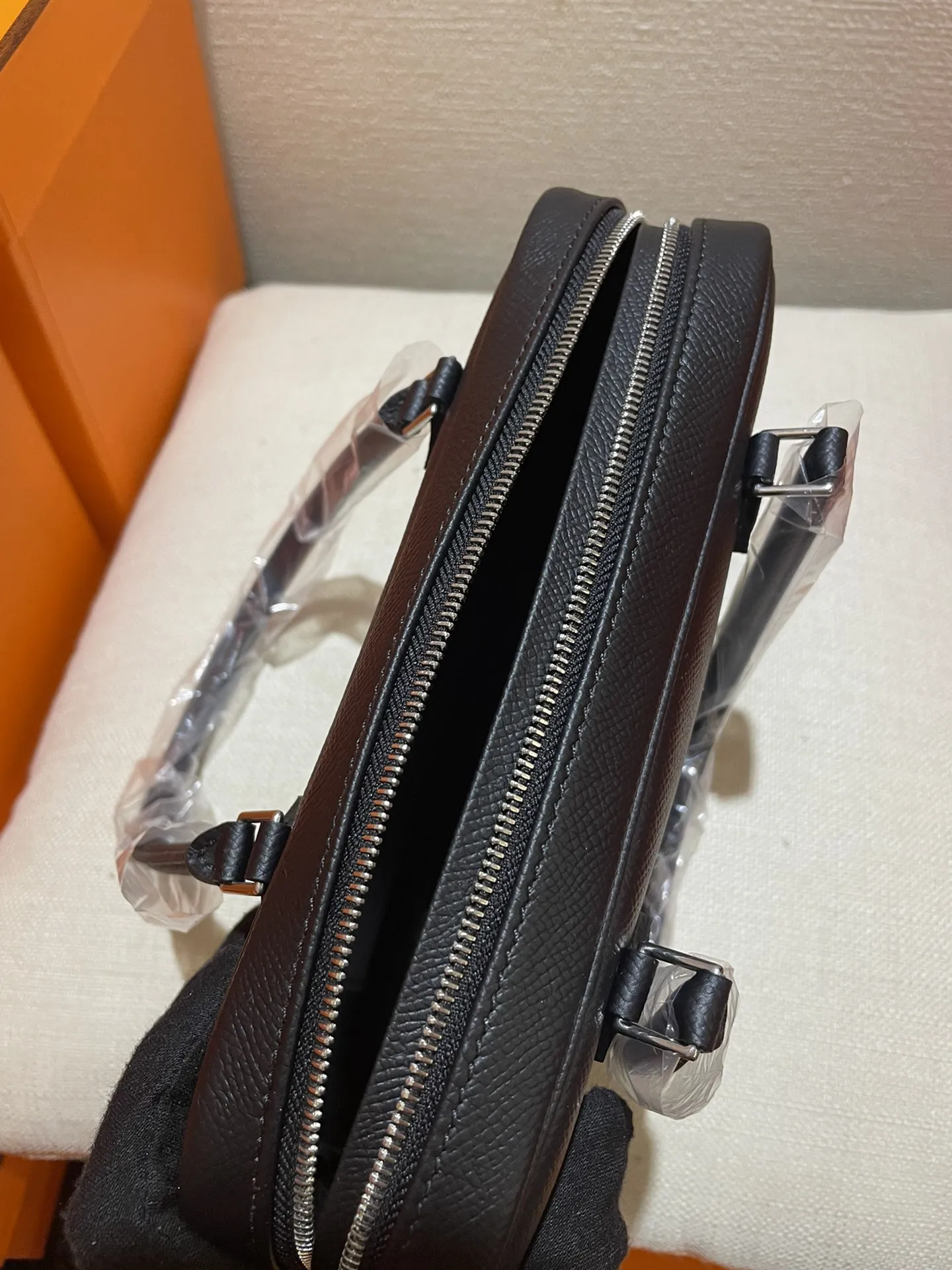 エルメスPlume mini 22中古款 黒 羽毛バッグ - 画像 (7)