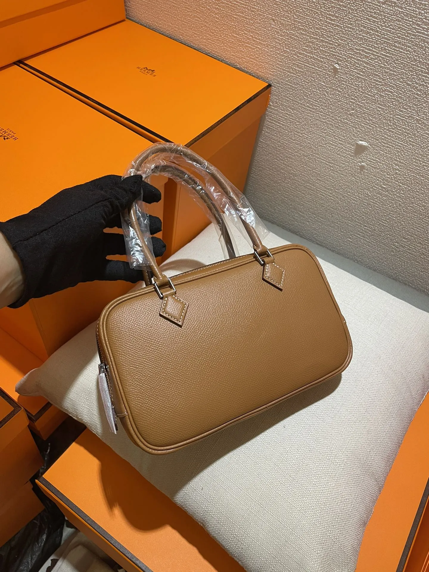 エルメス Plume mini 22 中古 金棕色 ハンドバッグ