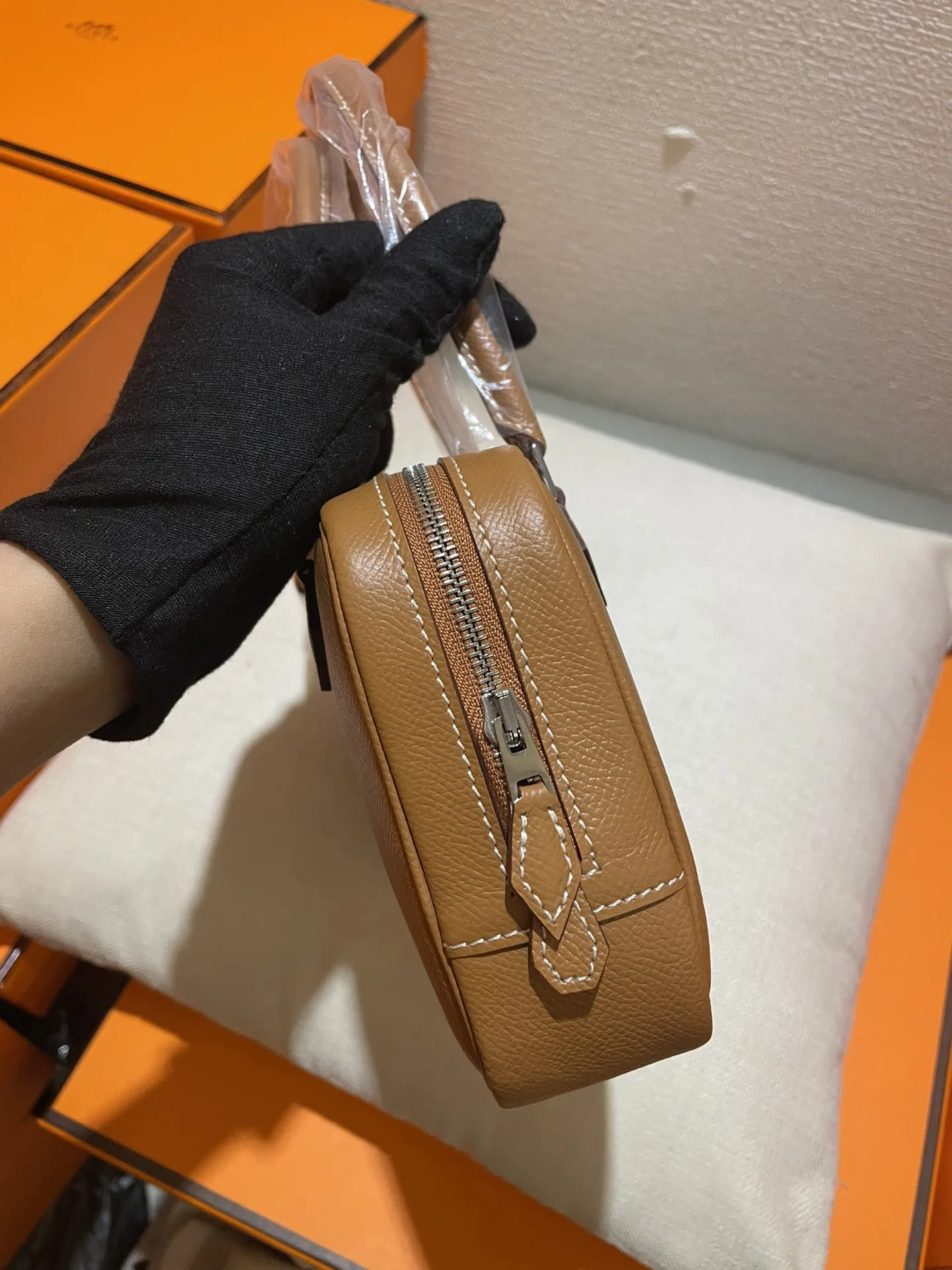 エルメス Plume mini 22 中古 金棕色 ハンドバッグ - 画像 (3)