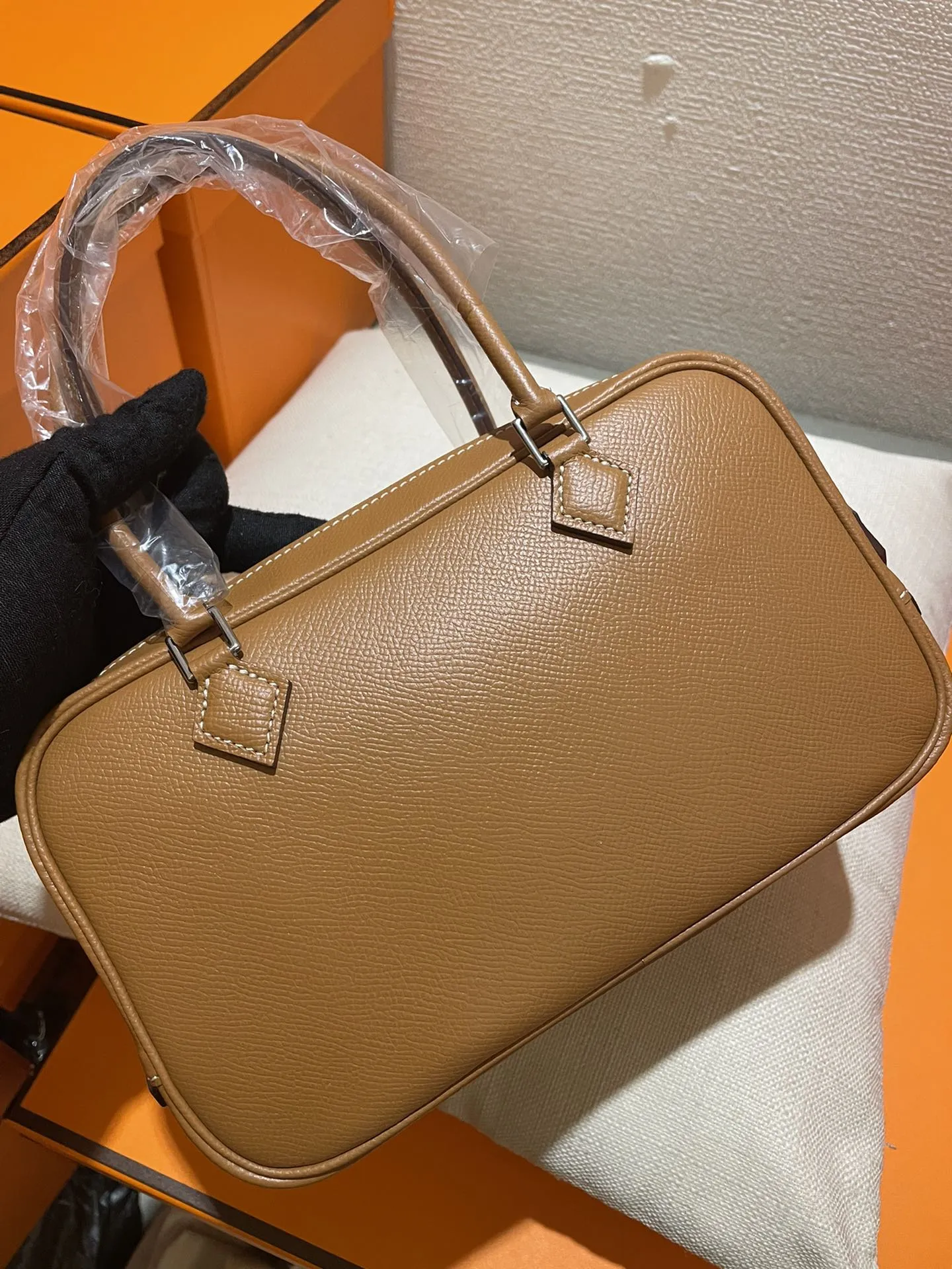 エルメス Plume mini 22 中古 金棕色 ハンドバッグ - 画像 (4)