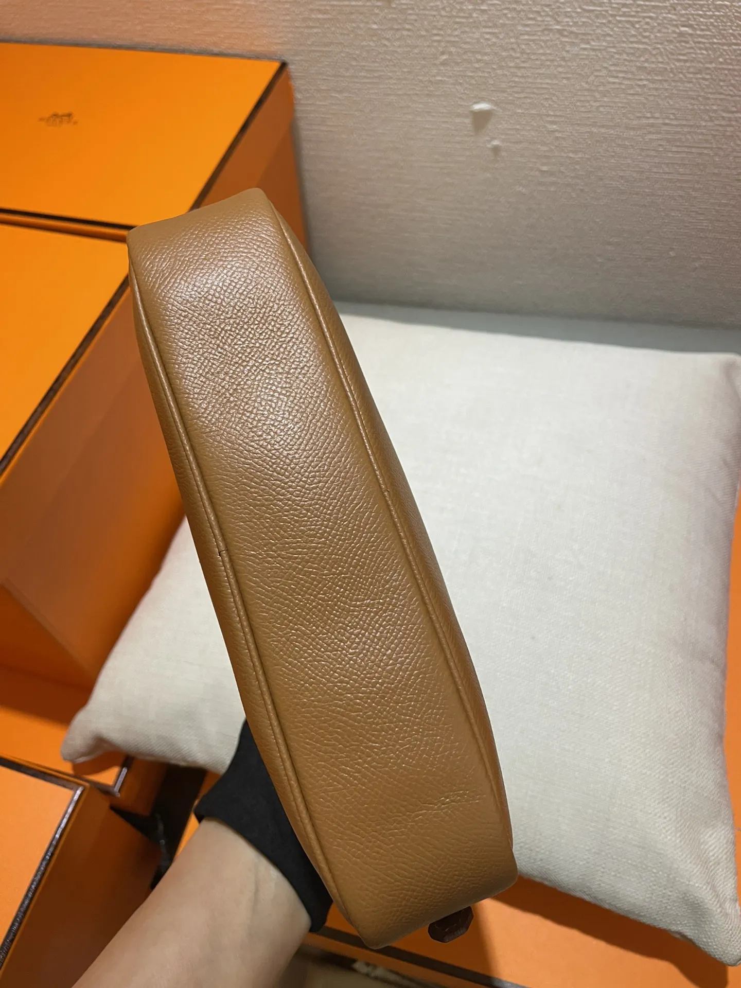 エルメス Plume mini 22 中古 金棕色 ハンドバッグ - 画像 (5)