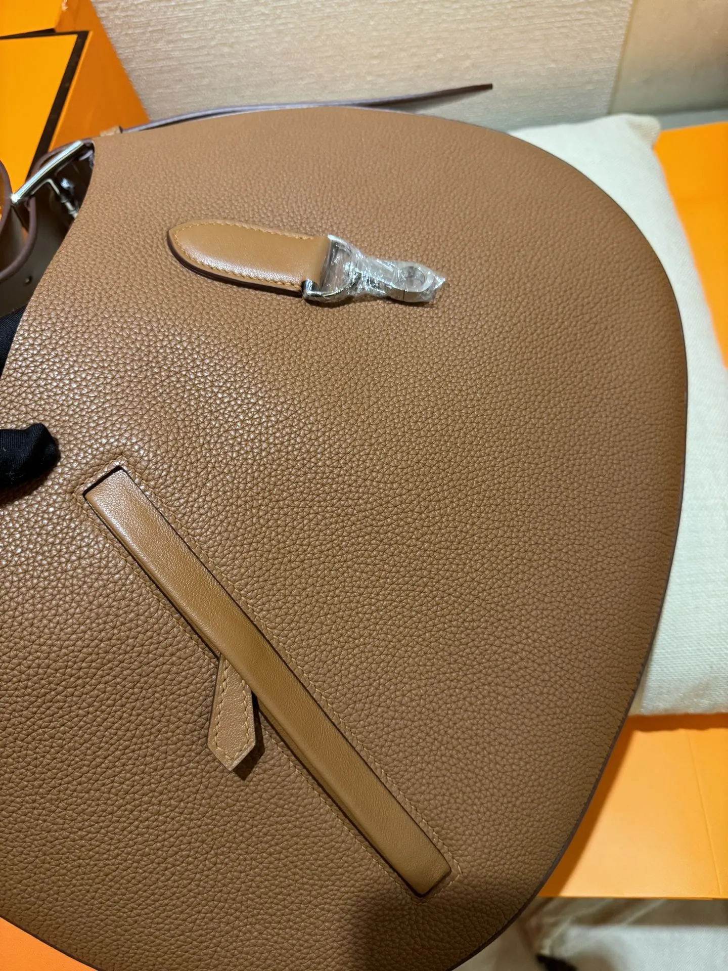 HERMES 2023春夏 タンカラーのショルダーバッグ - 画像 (3)