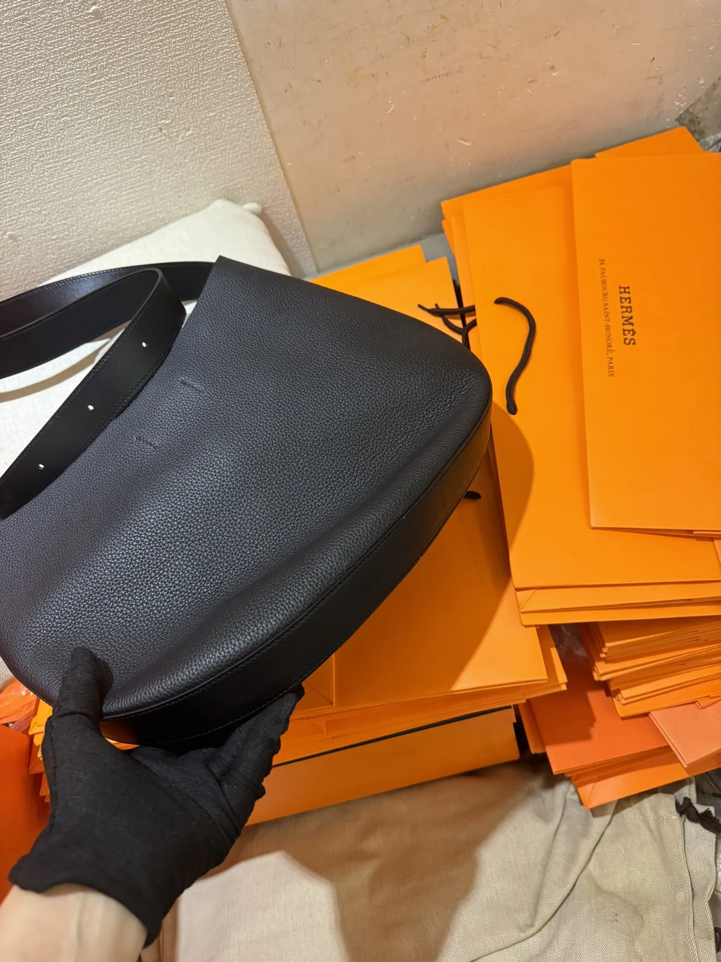 HERMES 23春夏女 黒 わきの下包み - 画像 (6)