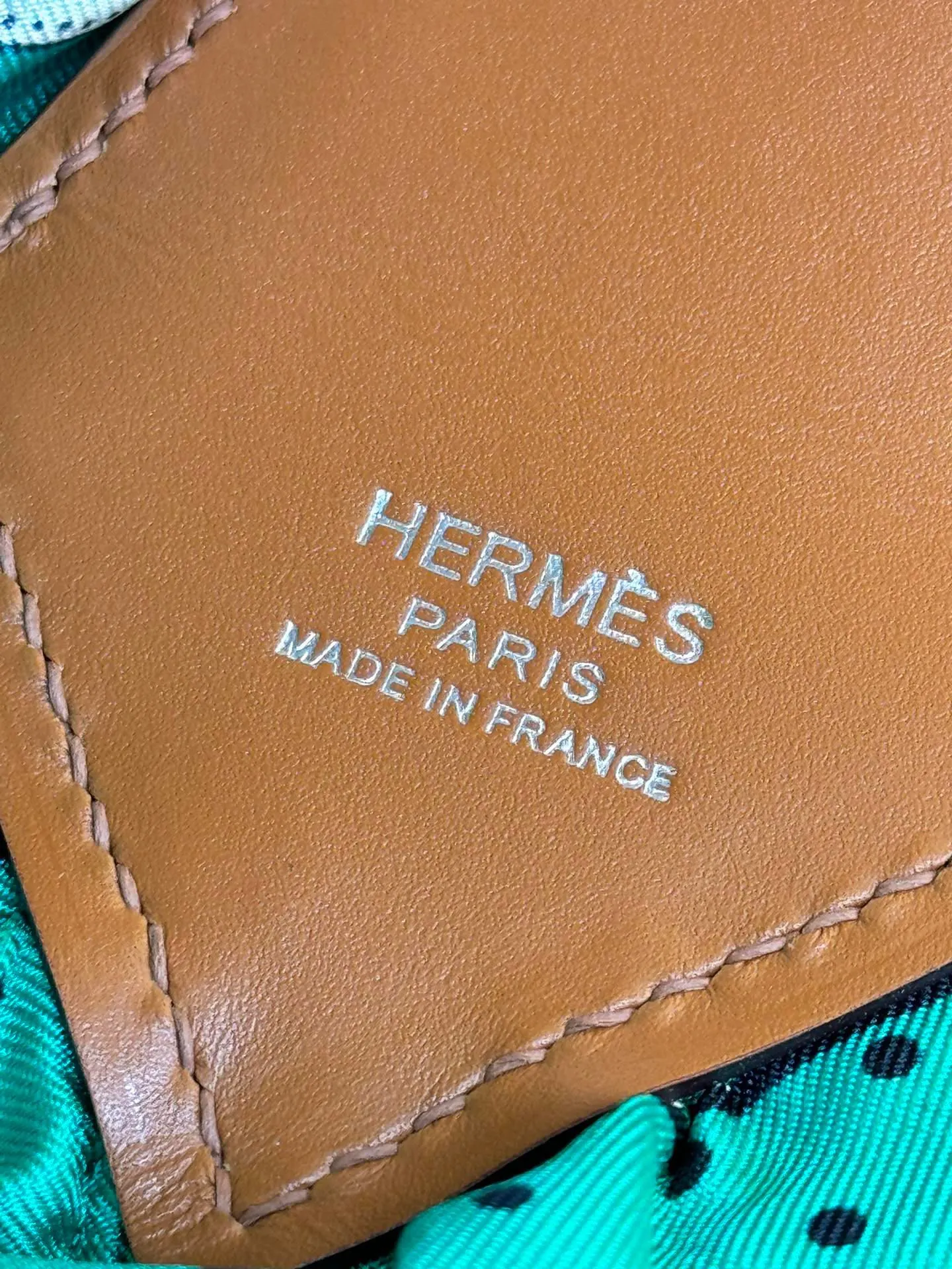 Hermès Balusoie グリーン シルクスカーフバッグ - 画像 (9)