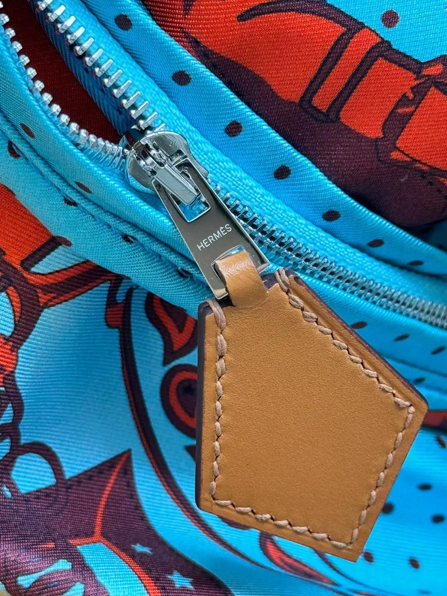 HERMÈS Balusoie シルクスカーフバッグ ブルー柄 - 画像 (7)