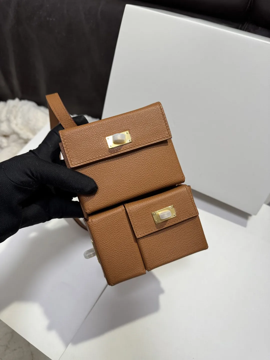 エルメス2024春夏KellyMultiPocketToGo茶色ハンドバッグ