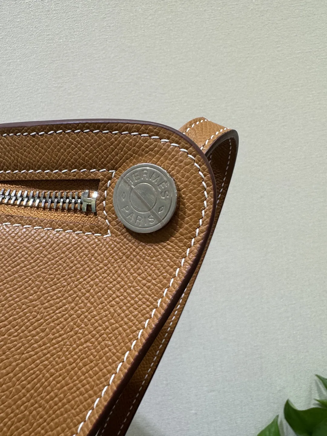 HERMÈS Petite Course 鞄 茶色 Epsom小牛皮 - 画像 (4)