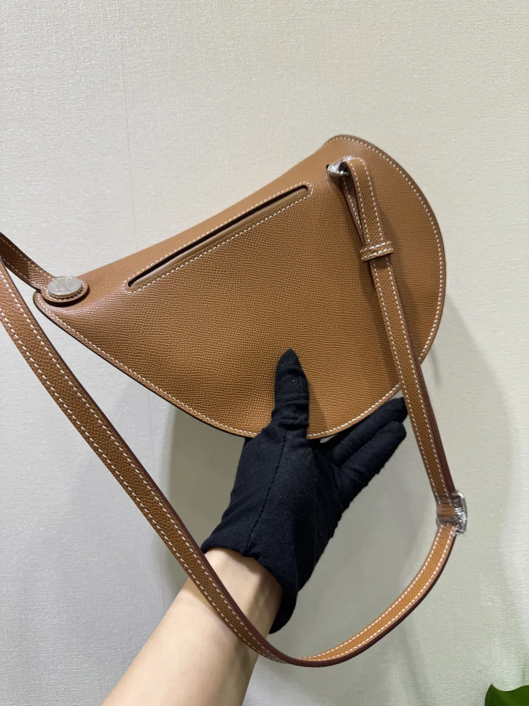 HERMÈS Petite Course 鞄 茶色 Epsom小牛皮 - 画像 (7)