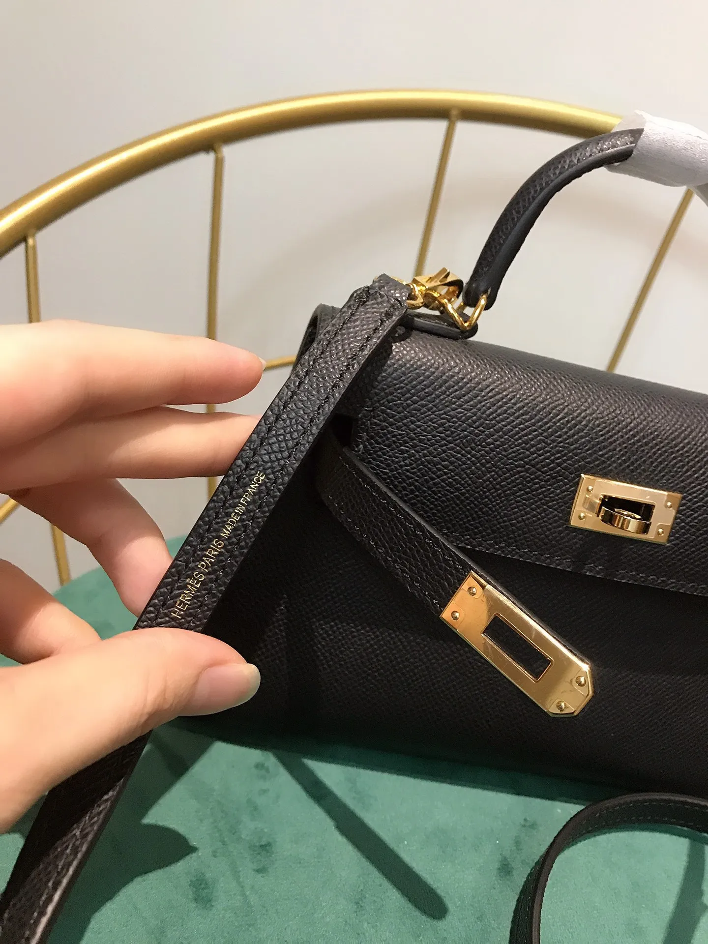 HERMES Kelly Mini 2nd ブラック バッグ - 画像 (3)
