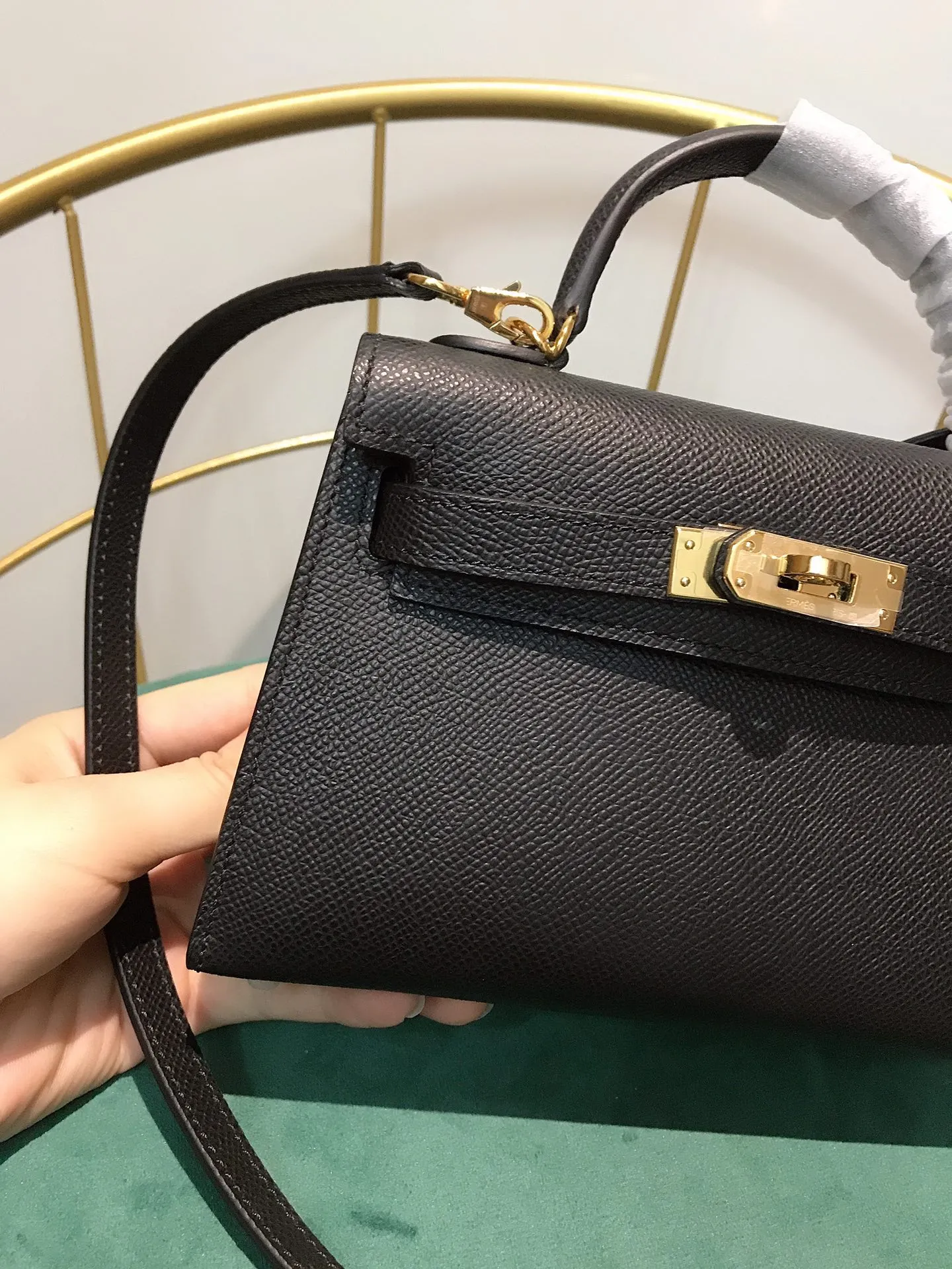 HERMES Kelly Mini 2nd ブラック バッグ - 画像 (4)