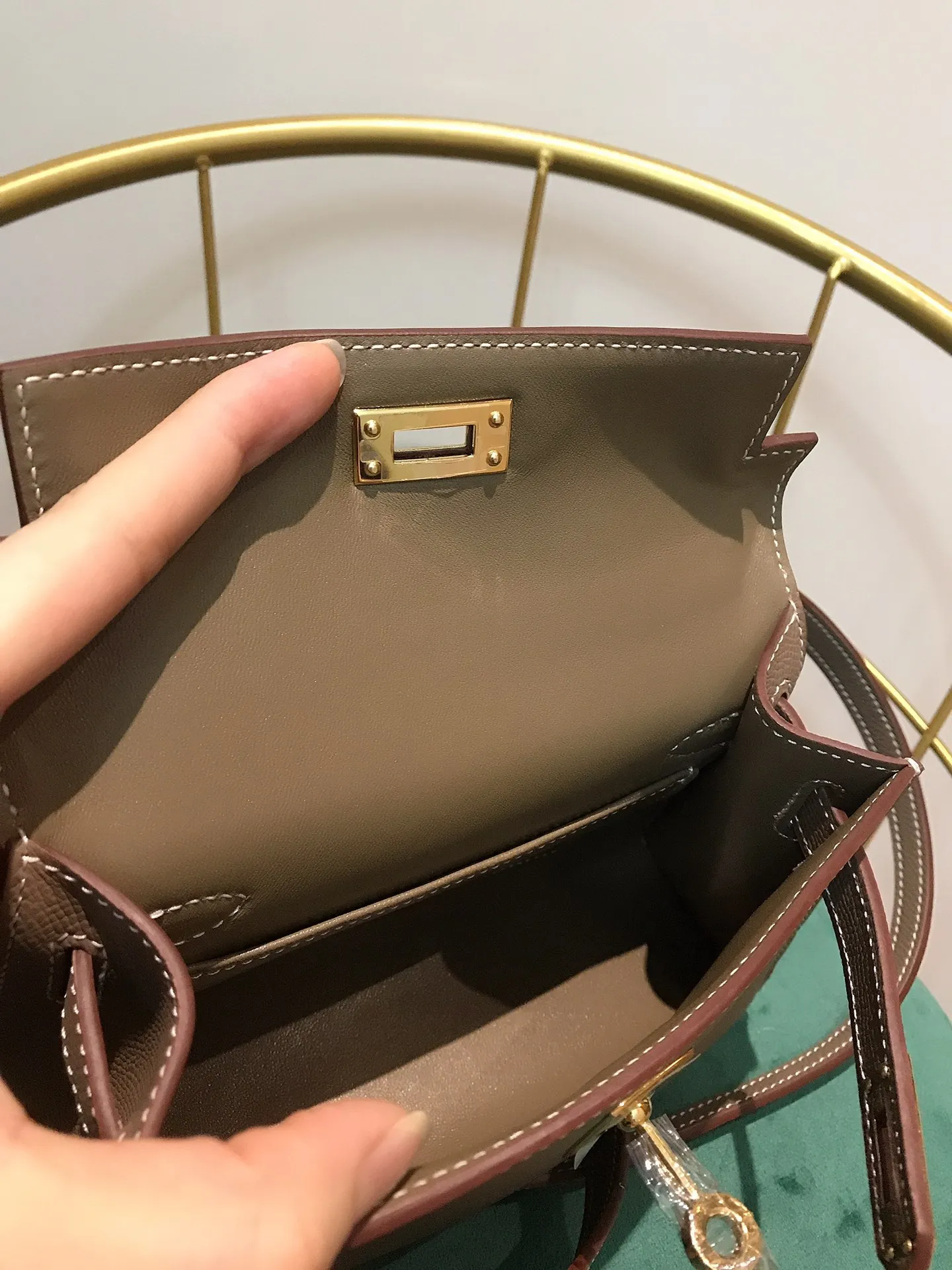 HERMES Kellyミニ2代目エレファントグレーゴールドバックル - 画像 (10)