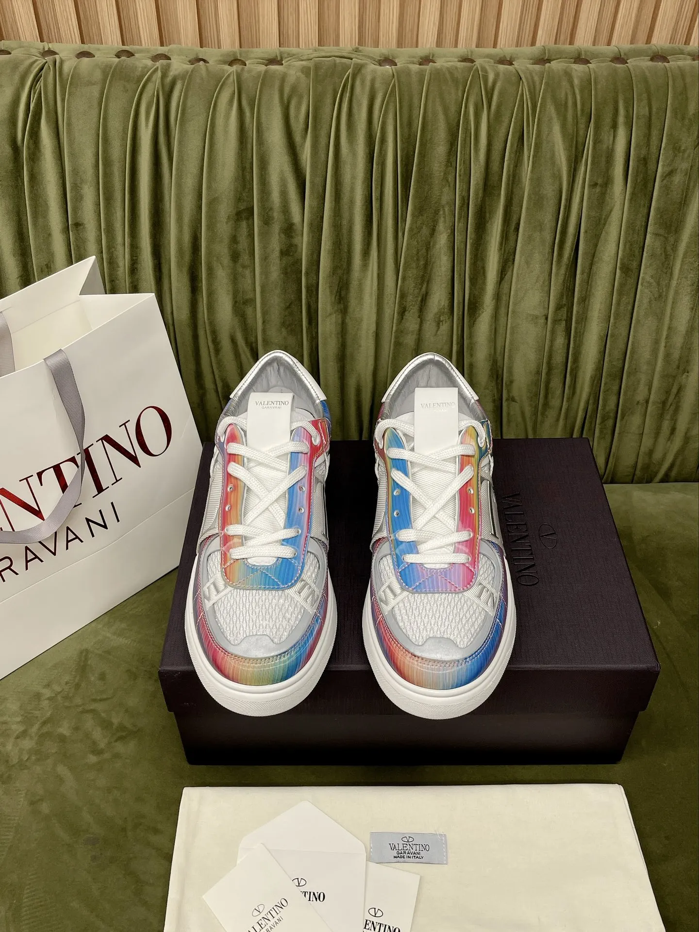 VALENTINO GARAVANI カラフルレーザースニーカー - 画像 (4)