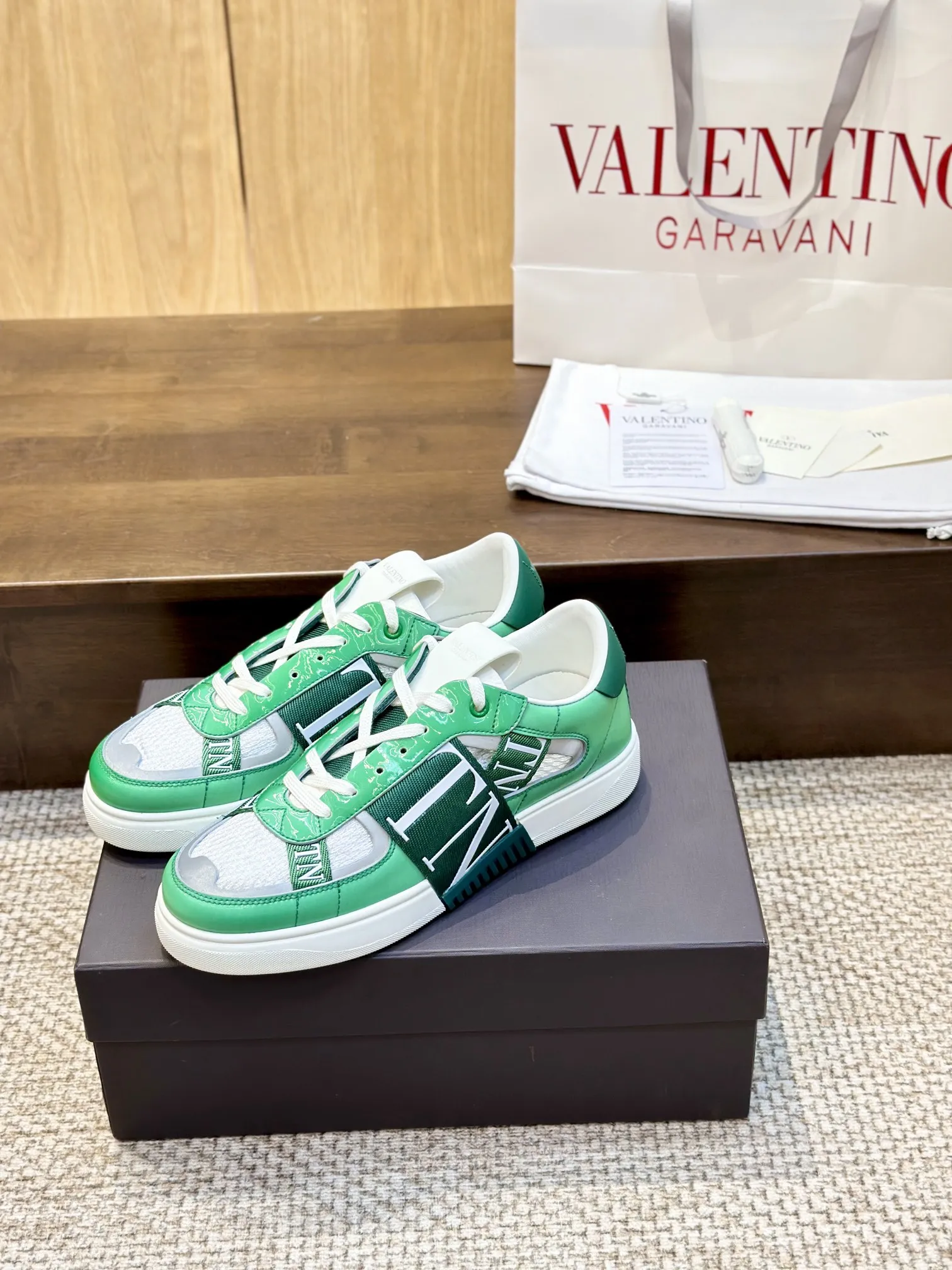 VALENTINOガレージグリーンカモスニーカー - 画像 (7)