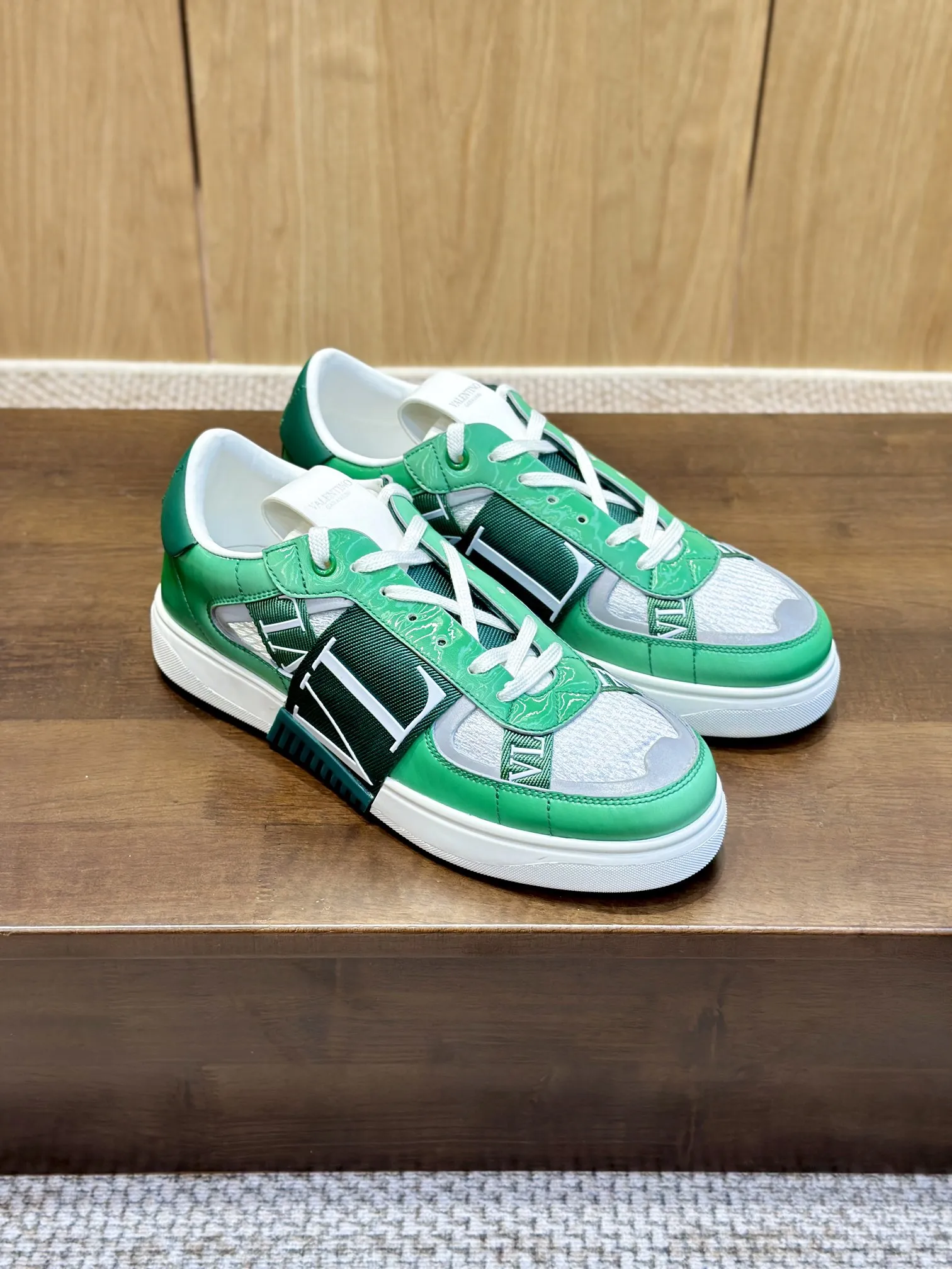 VALENTINOガレージグリーンカモスニーカー - 画像 (8)