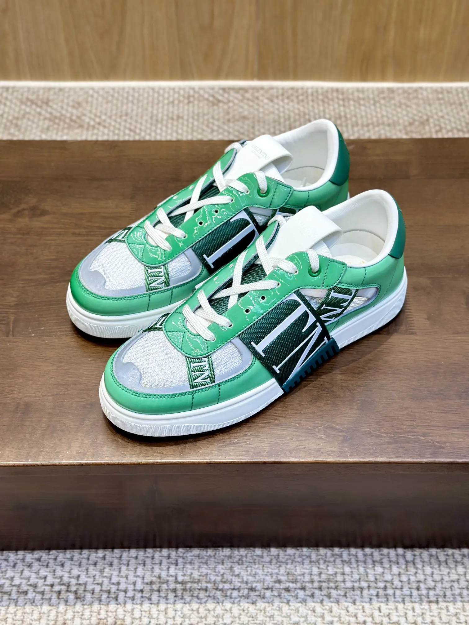 VALENTINOガレージグリーンカモスニーカー - 画像 (10)