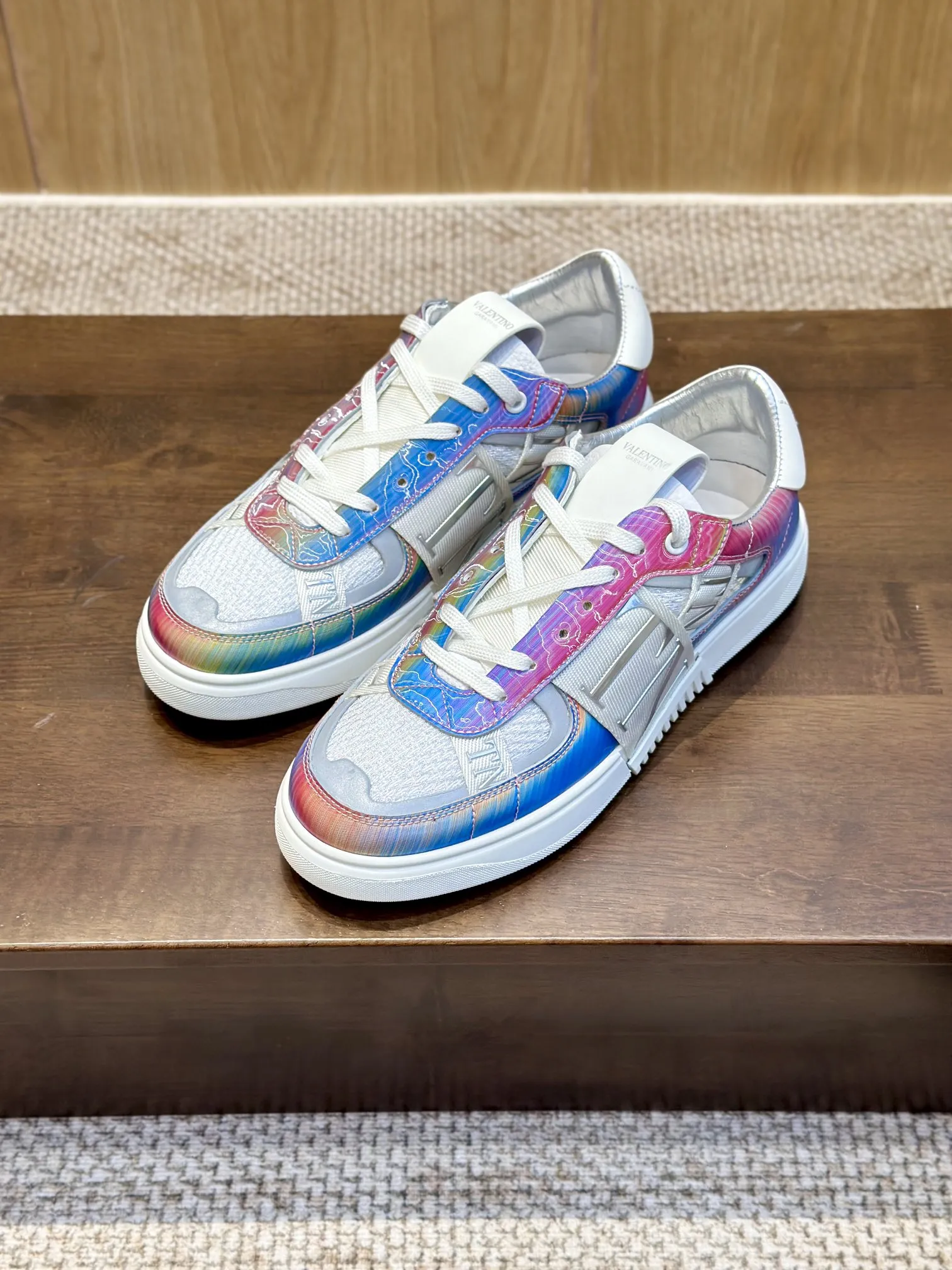 VALENTINOガレージカラースニーカー - 画像 (10)