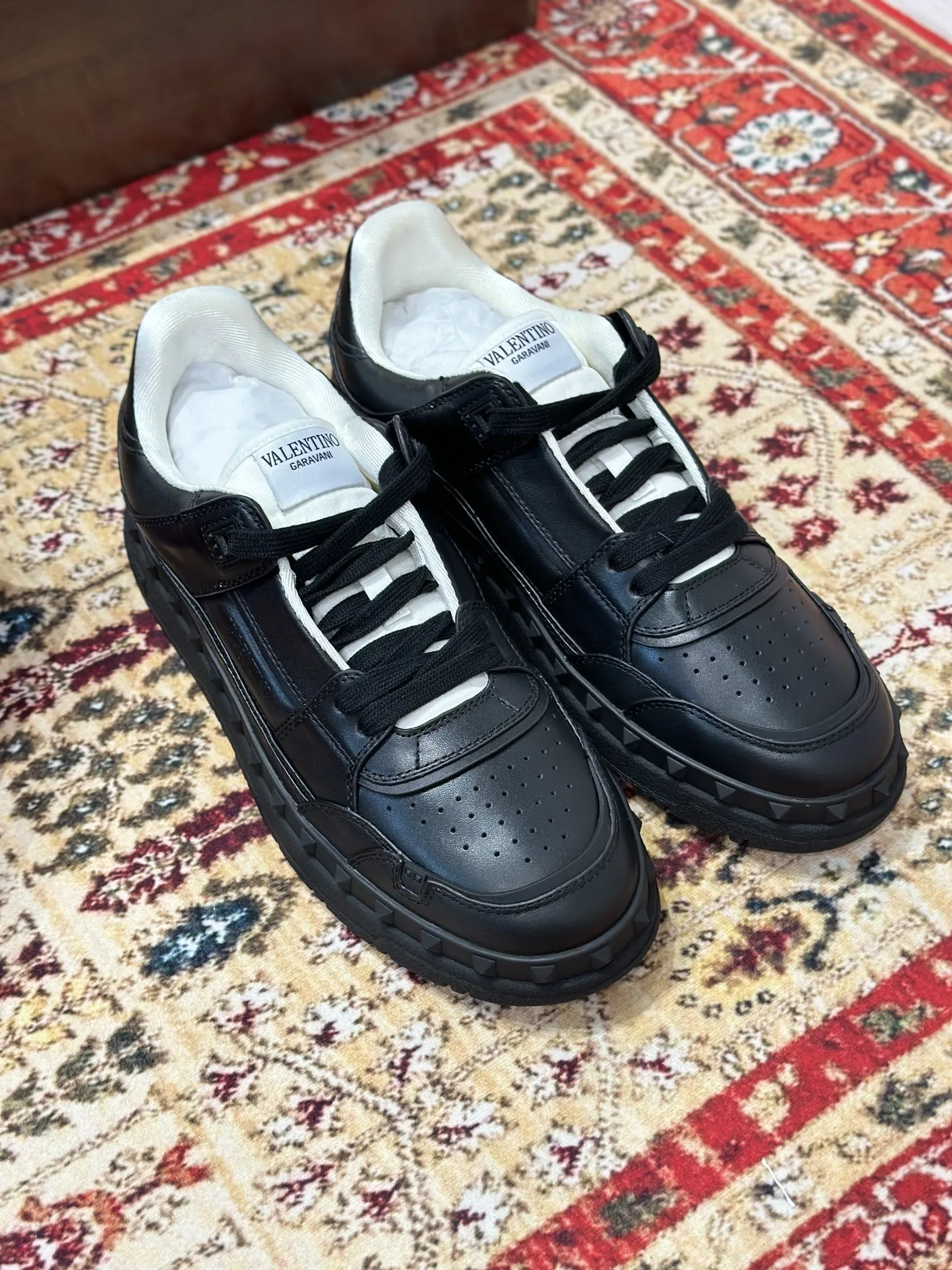 VALENTINO FREEDOTS ブラック ローカットスニーカー - 画像 (5)