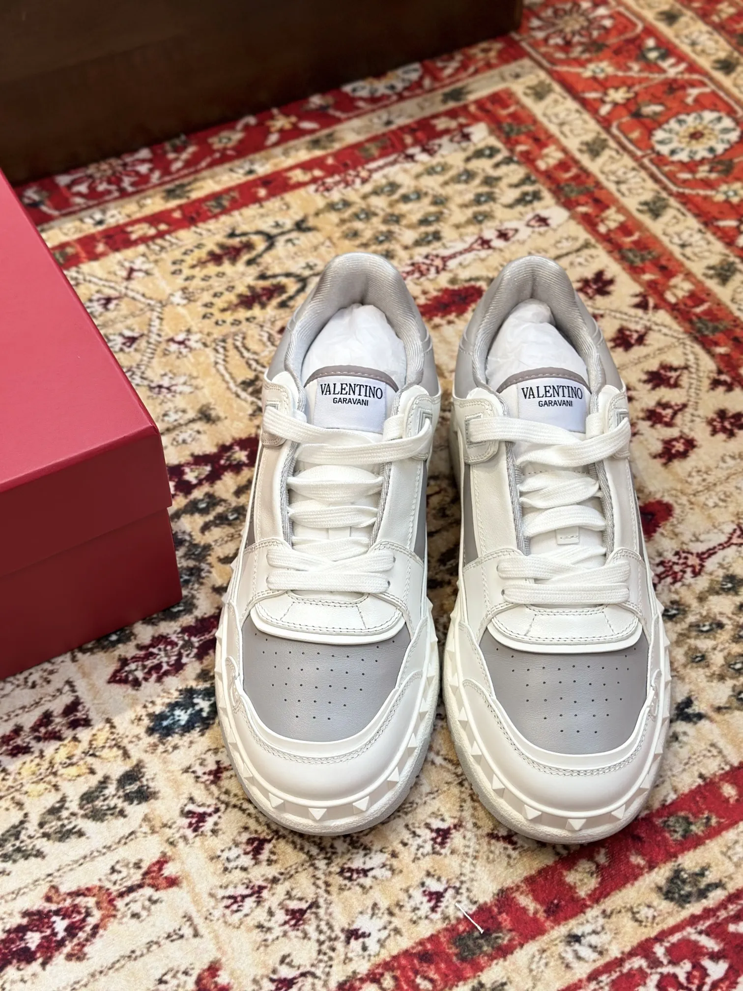 VALENTINO VLTN FREEDOTS ホワイト スニーカー - 画像 (5)