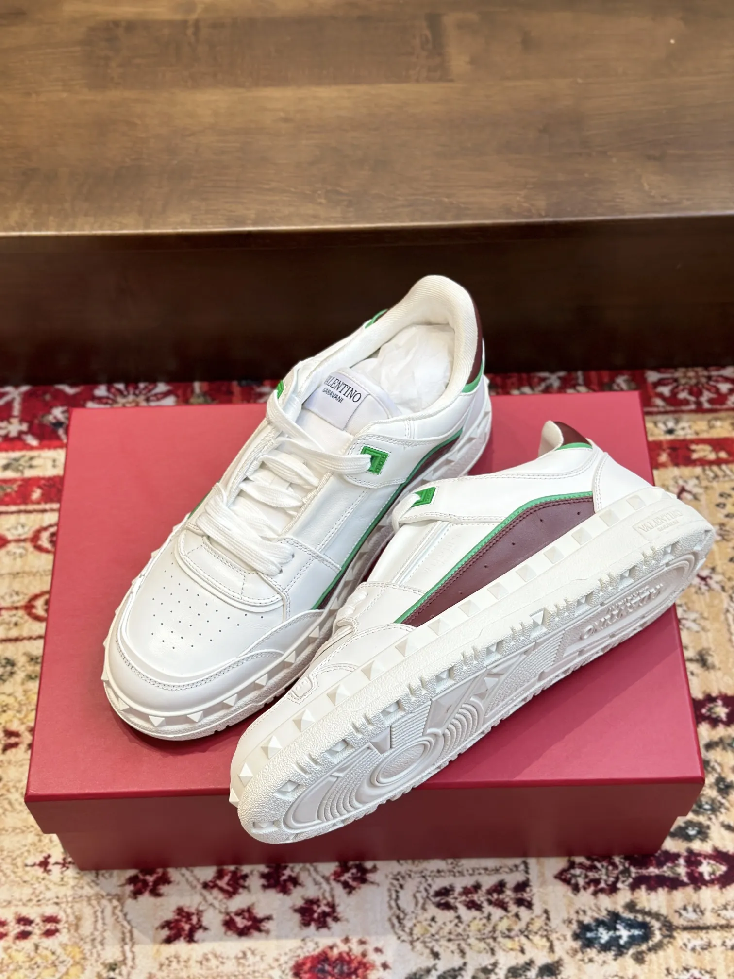 VALENTINO FREEDOTS ホワイトローカットスニーカー - 画像 (3)