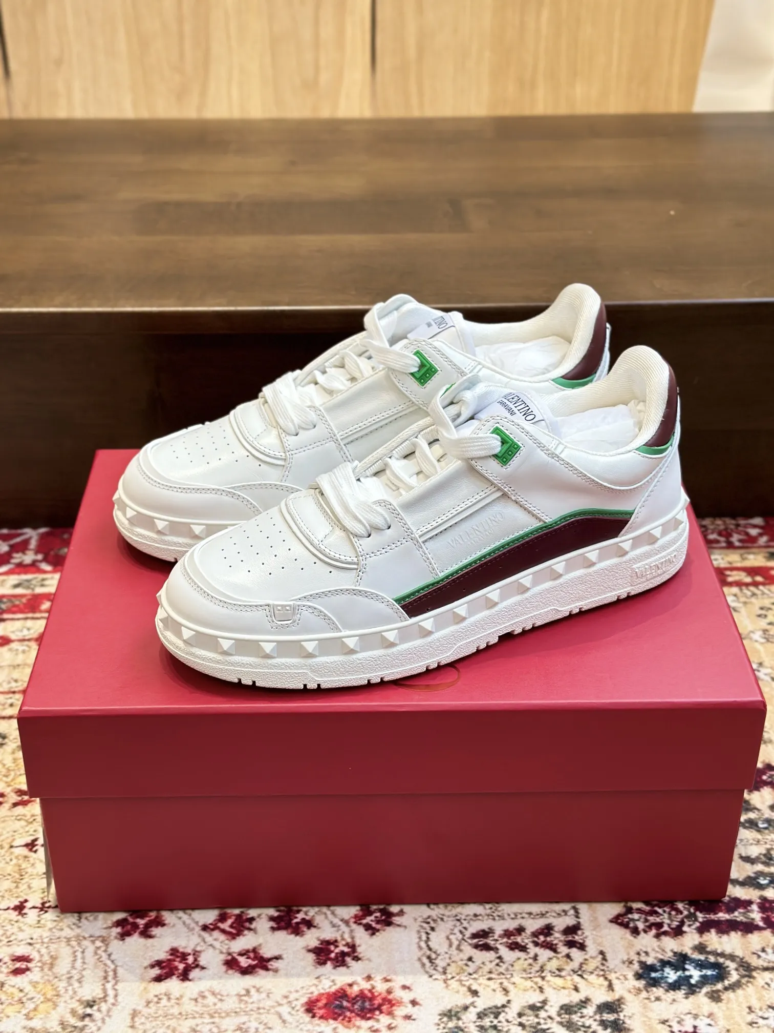 VALENTINO FREEDOTS ホワイトローカットスニーカー - 画像 (4)