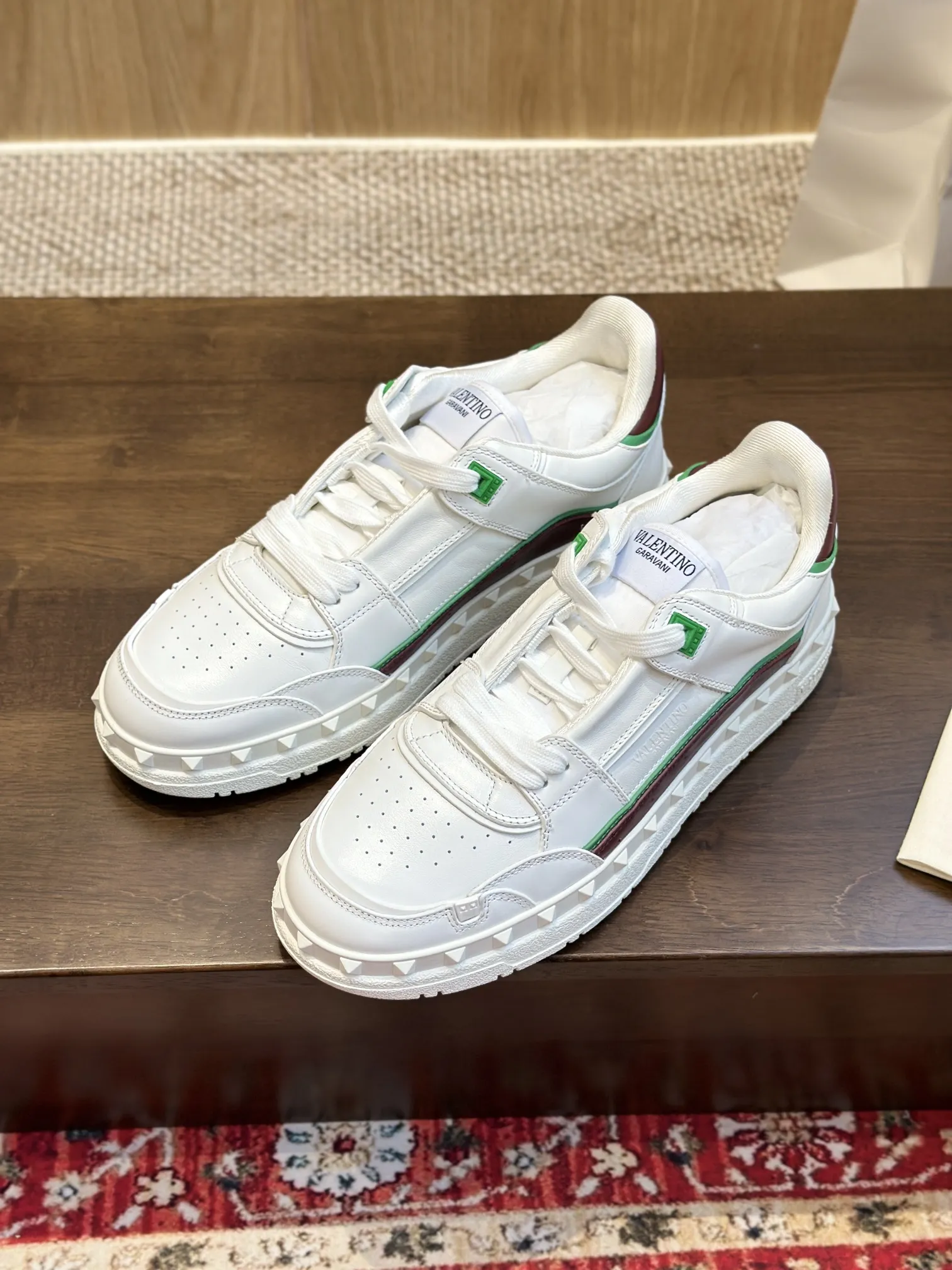 VALENTINO FREEDOTS ホワイトローカットスニーカー - 画像 (10)