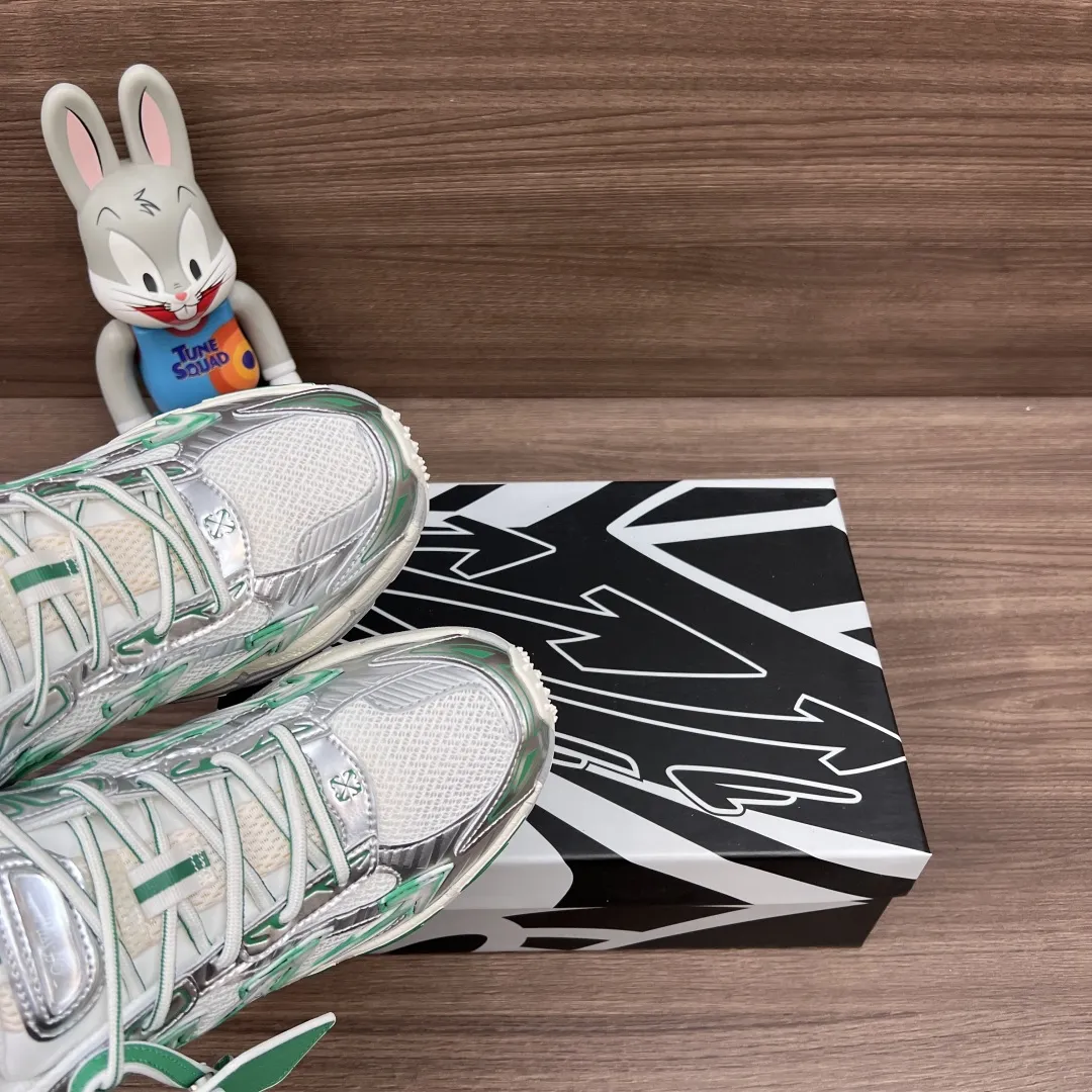 OFF-WHITE Be Right Back 緑のローカットスニーカー - 画像 (8)