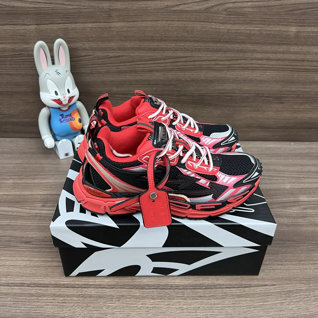 OFF-WHITE Be Right Back 黒と赤のローカットスニーカー - 画像 (4)