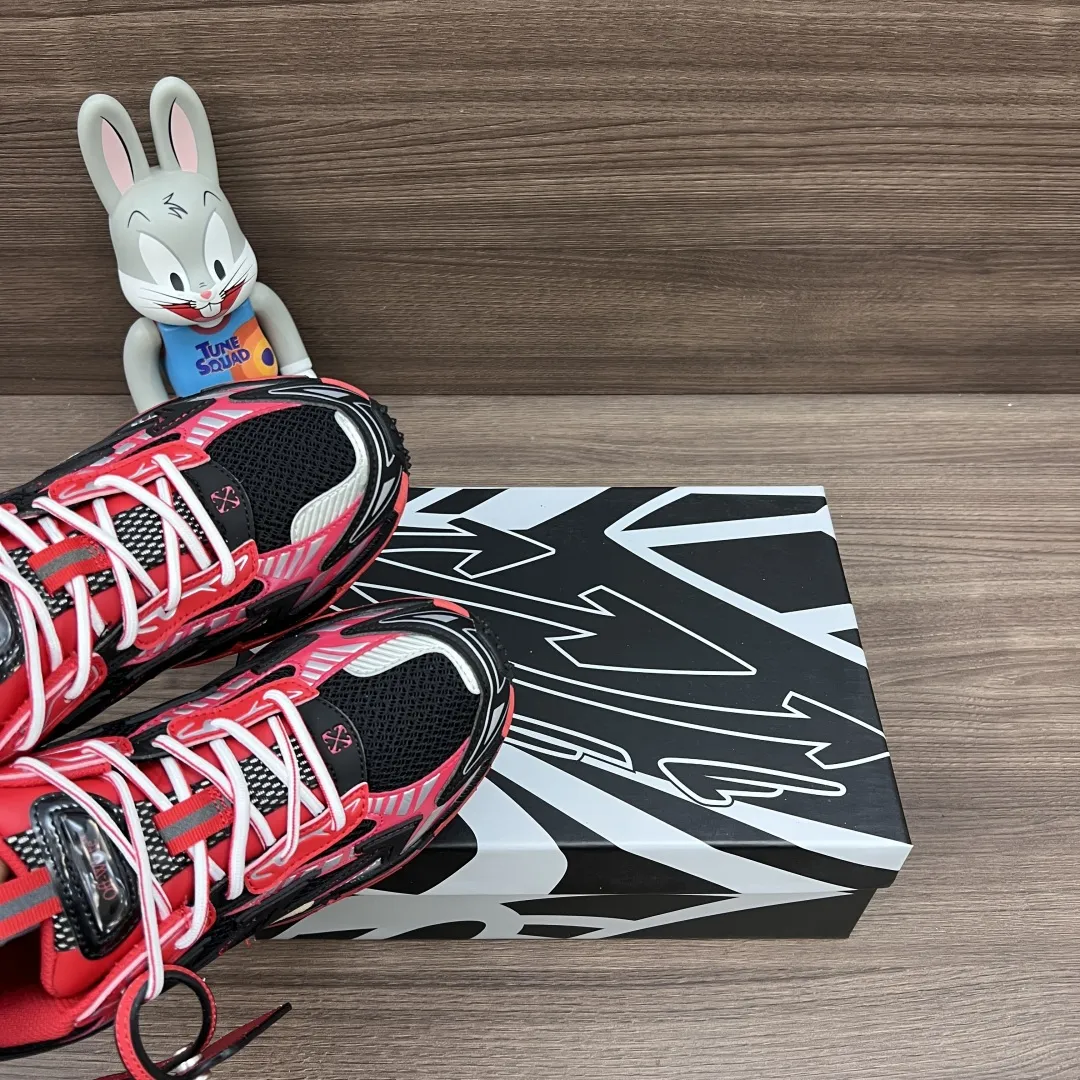 OFF-WHITE Be Right Back 黒と赤のローカットスニーカー - 画像 (8)