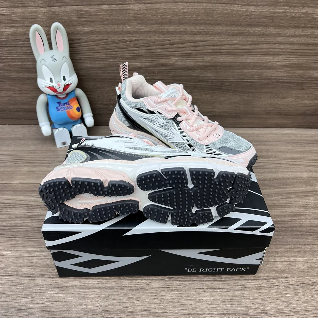 OFF-WHITE Be Right Back ピンク系スニーカー - 画像 (10)