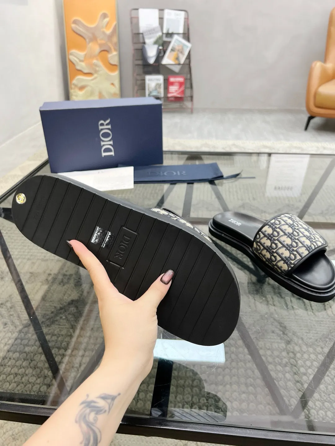 Christian Dior ブラック スリッパ - 画像 (9)