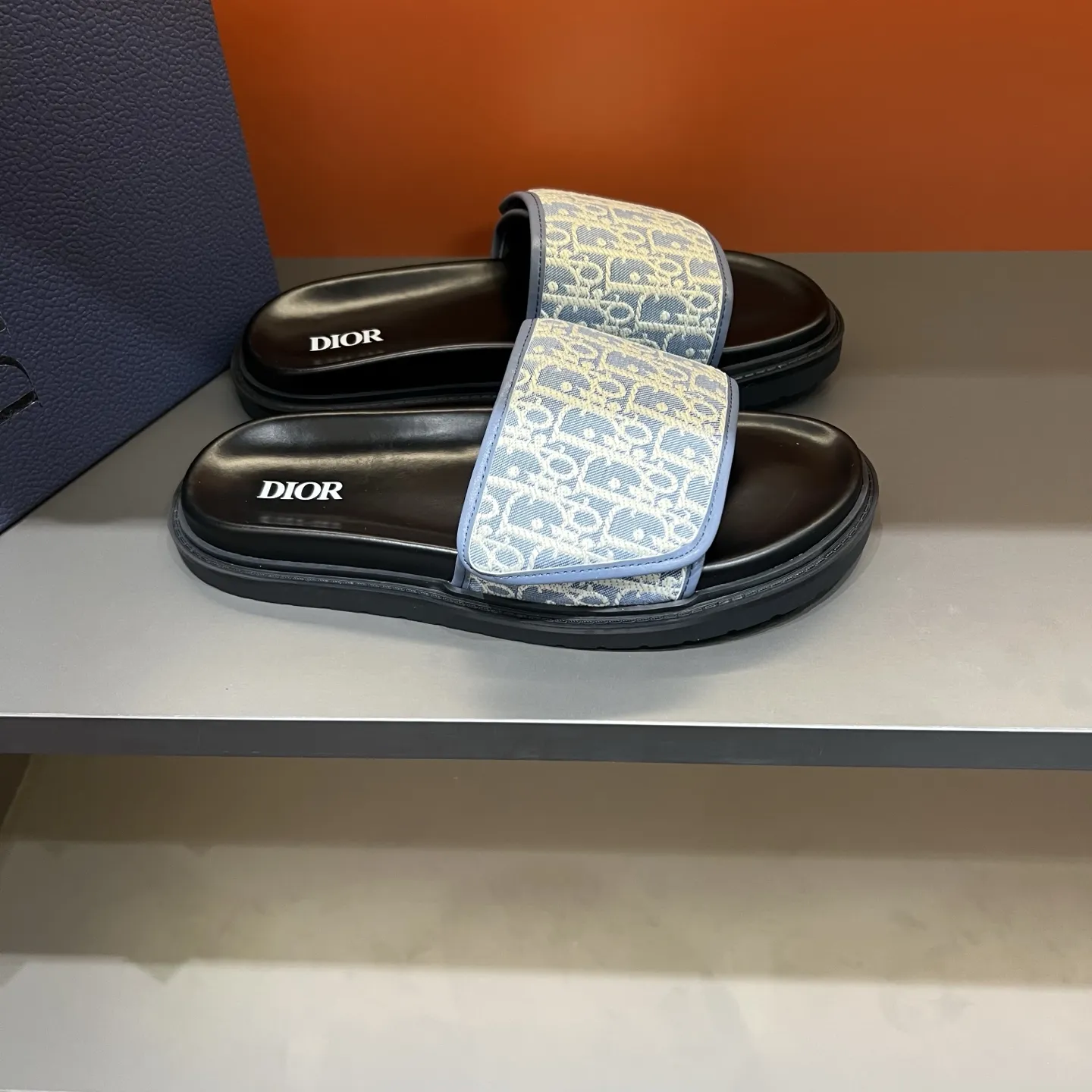 Christian Dior ブルー柄スリッパ - 画像 (4)