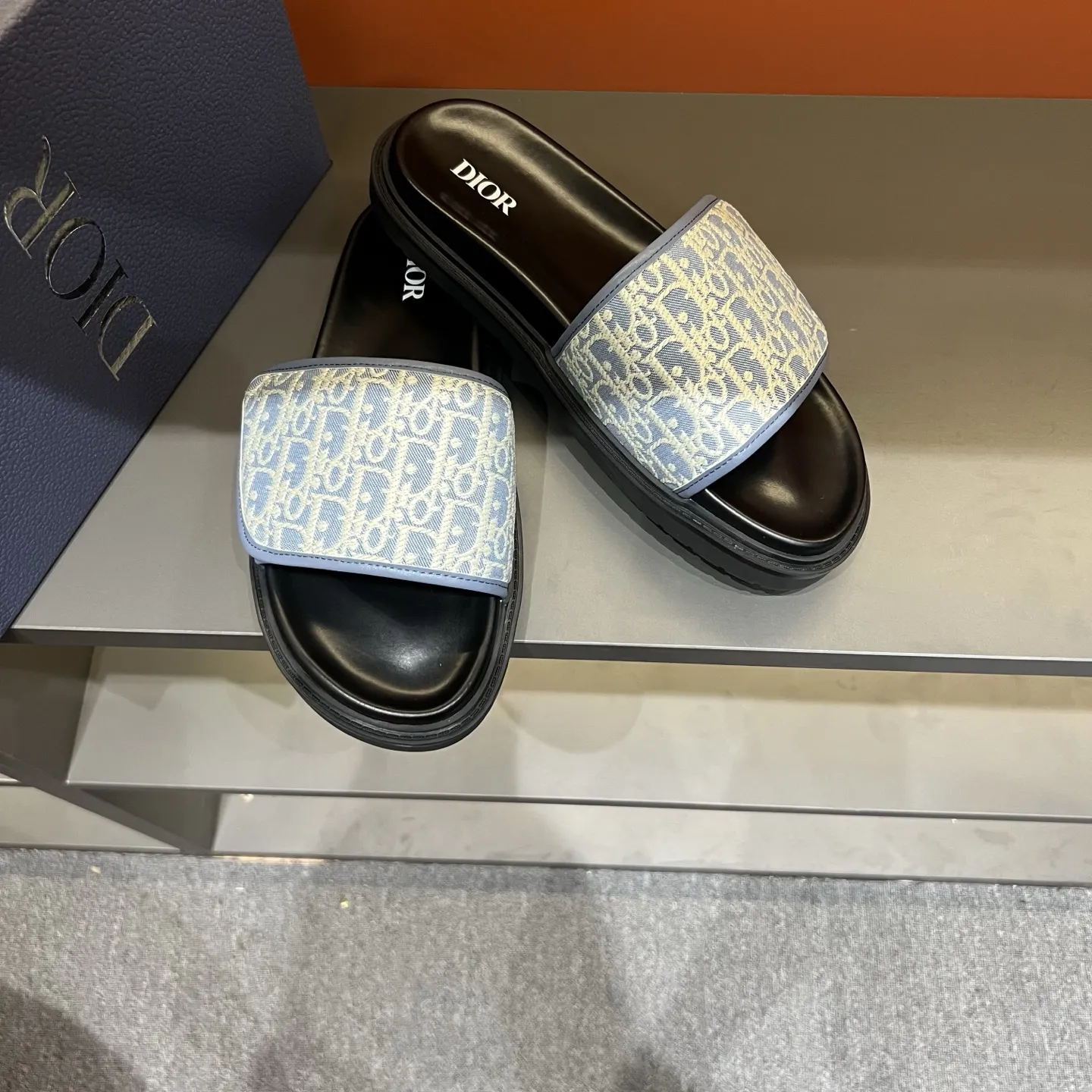 Christian Dior ブルー柄スリッパ - 画像 (5)