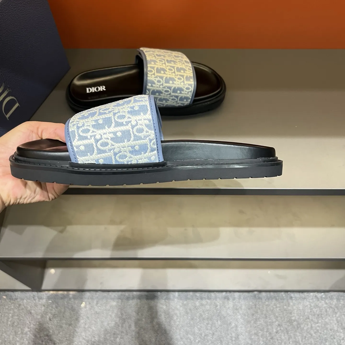 Christian Dior ブルー柄スリッパ - 画像 (8)