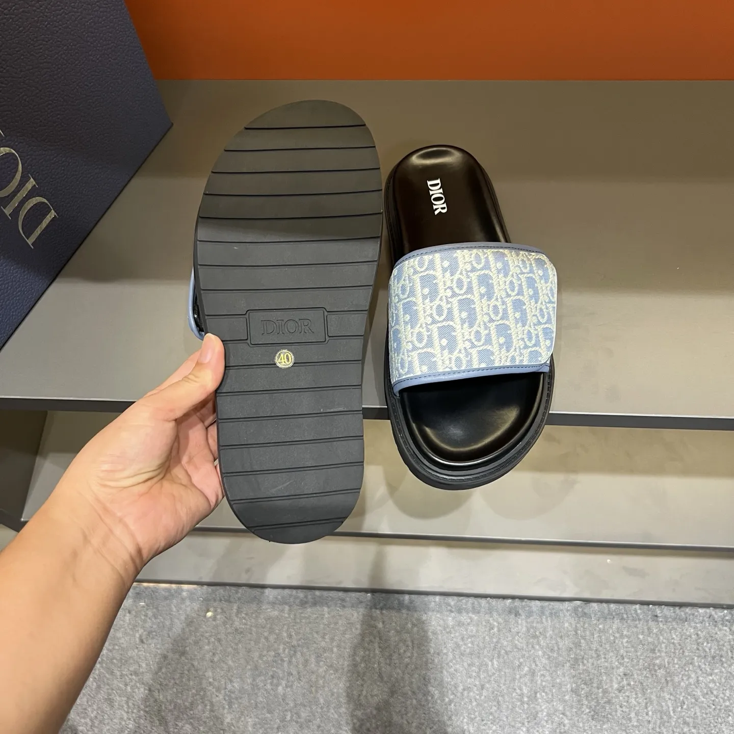 Christian Dior ブルー柄スリッパ - 画像 (10)