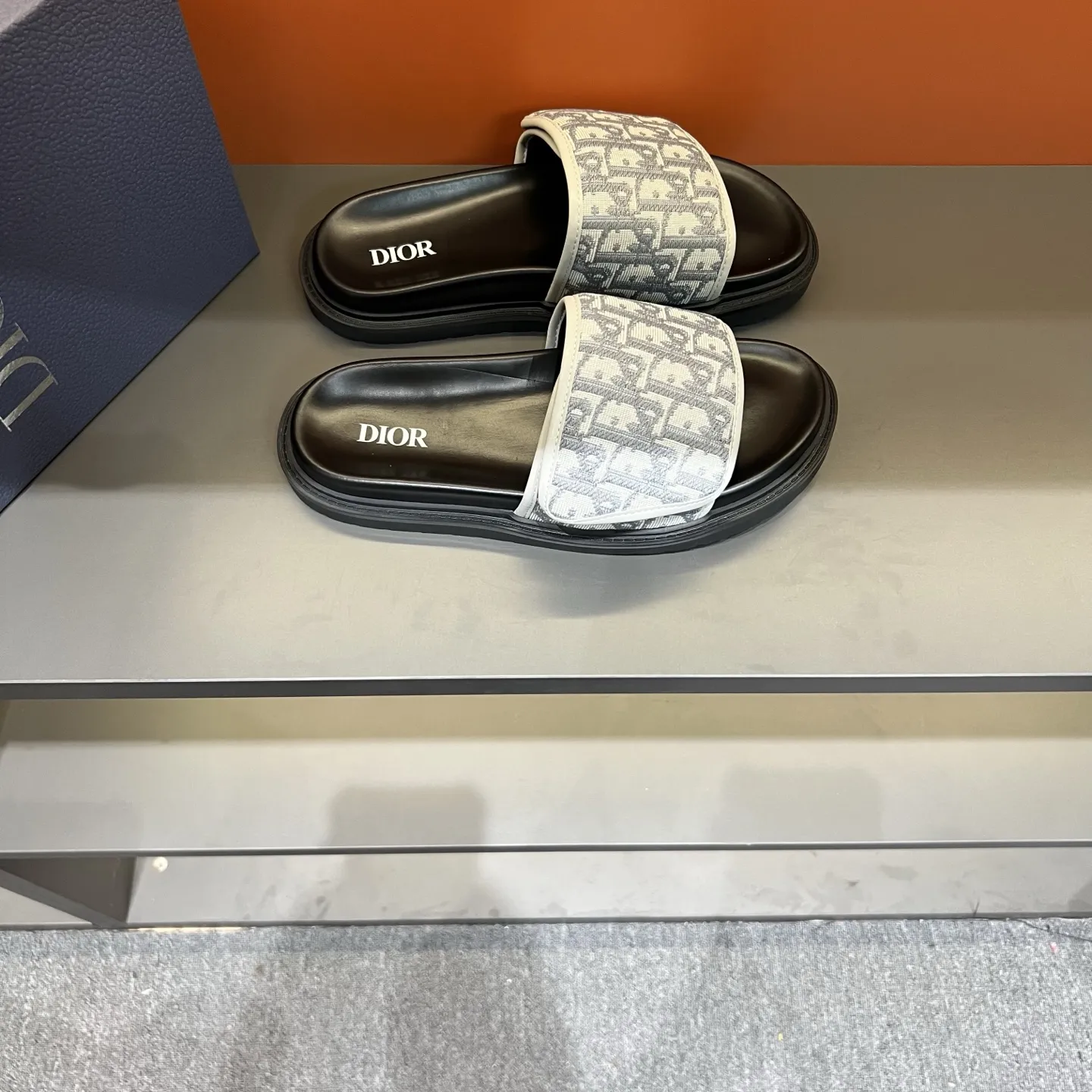 Christian Dior ホワイトスリッパ サンダルスタイル - 画像 (5)