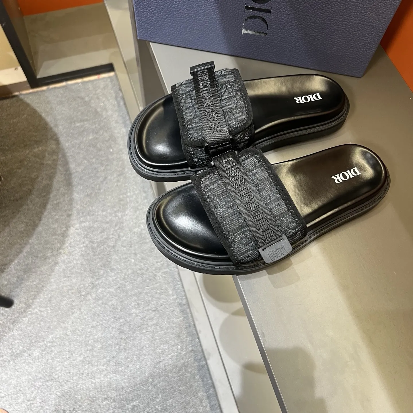 Christian Dior H-Town ブラック厚底サンダル - 画像 (3)