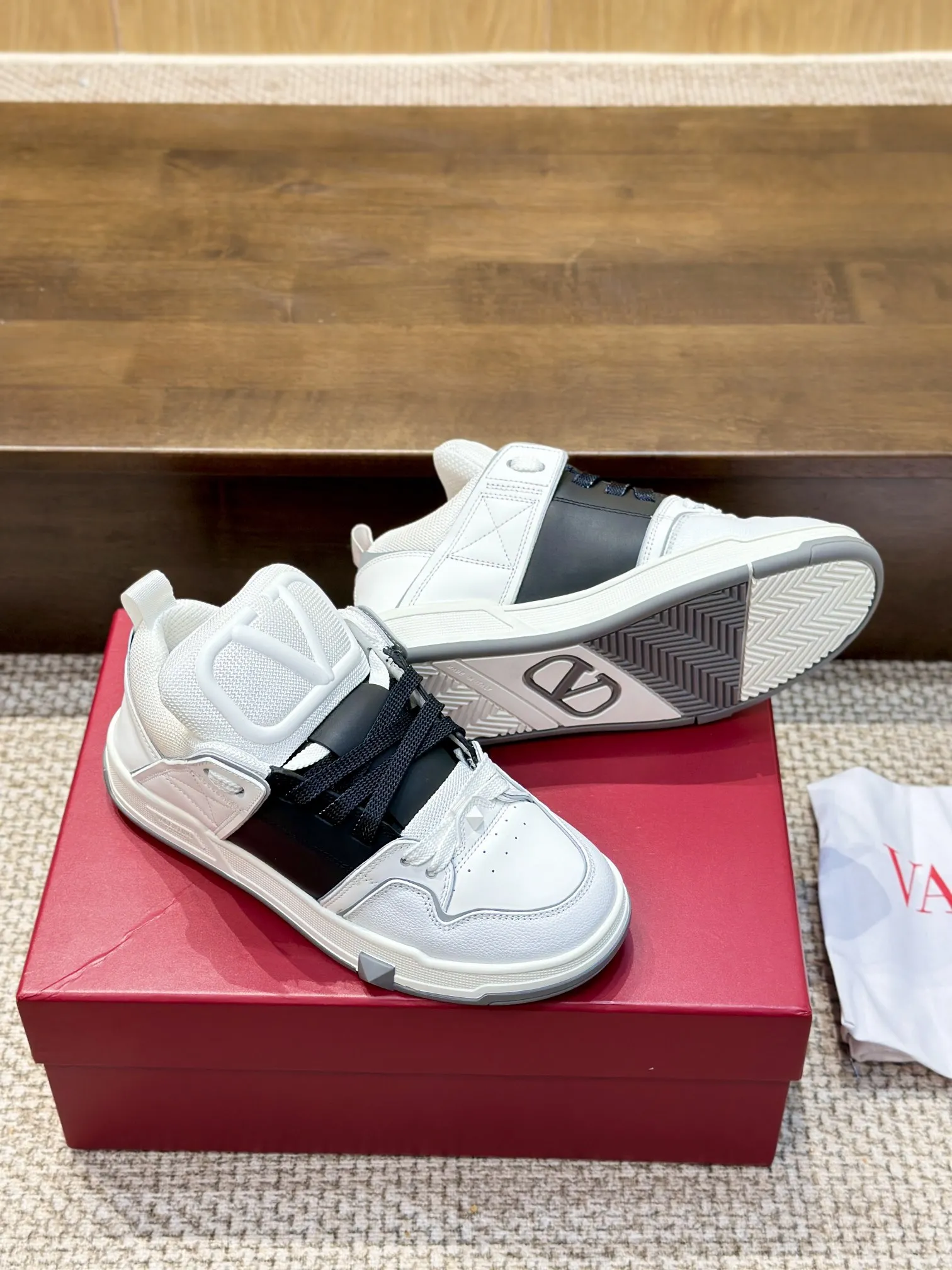 VALENTINO 2024 OPEN SKATE スニーカー ホワイト - 画像 (3)