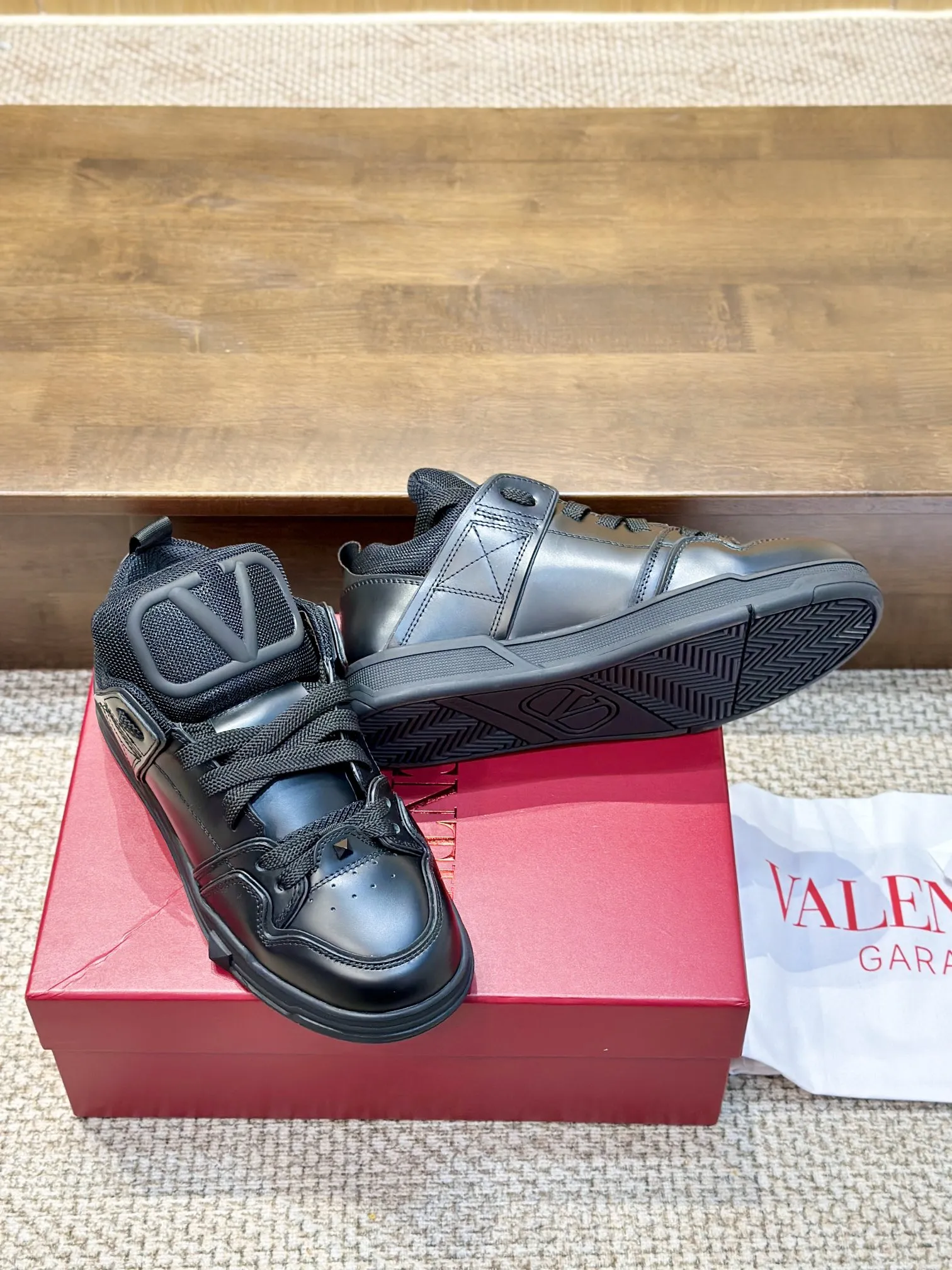 VALENTINO OPEN SKATE スニーカー ブラック 2024モデル - 画像 (3)